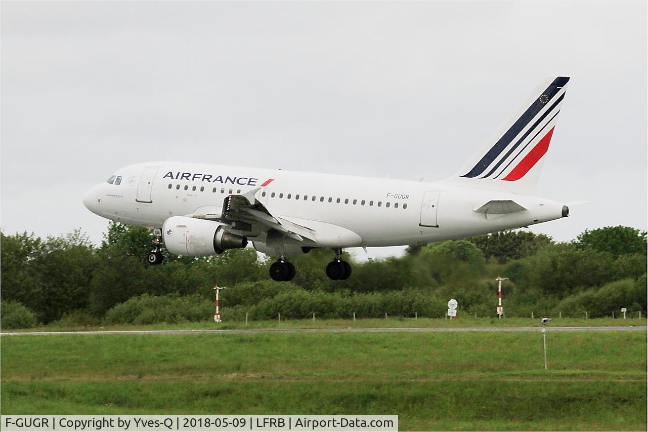F-GUGR, 2007 Airbus A318-111 C/N 3009, Airbus A318-111, Landing rwy 25L, Brest-Bretagne airport (LFRB-BES)