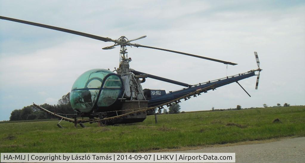 HA-MIJ, 1962 Hiller HT.2 C/N 2262, UH-12E with Cropspray equipment.