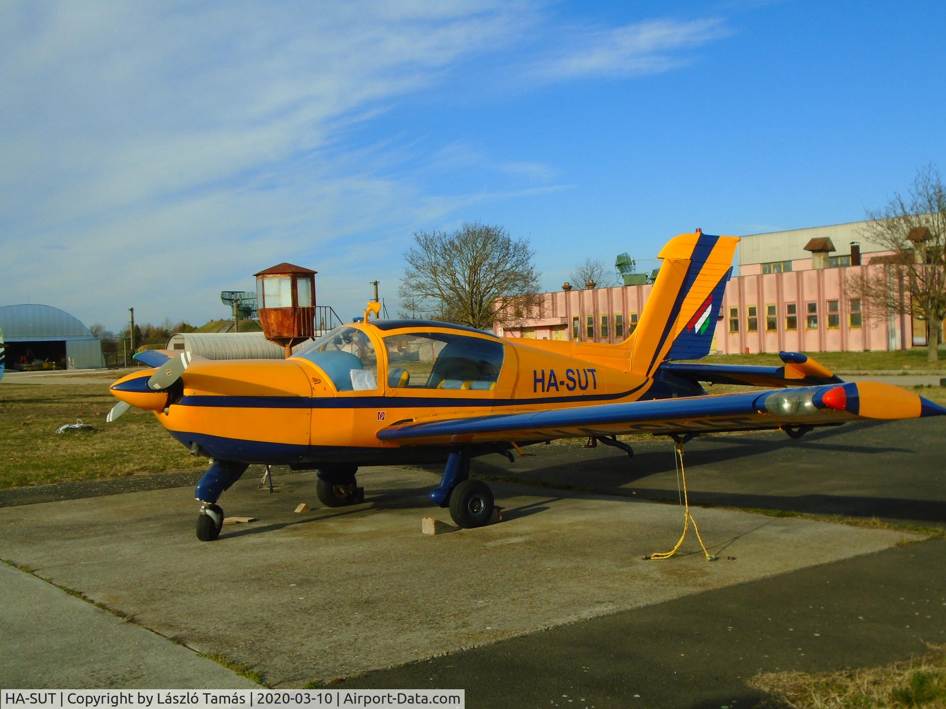 HA-SUT, Socata MS-893E Rallye 180GT C/N 13230, Waiting for take off...