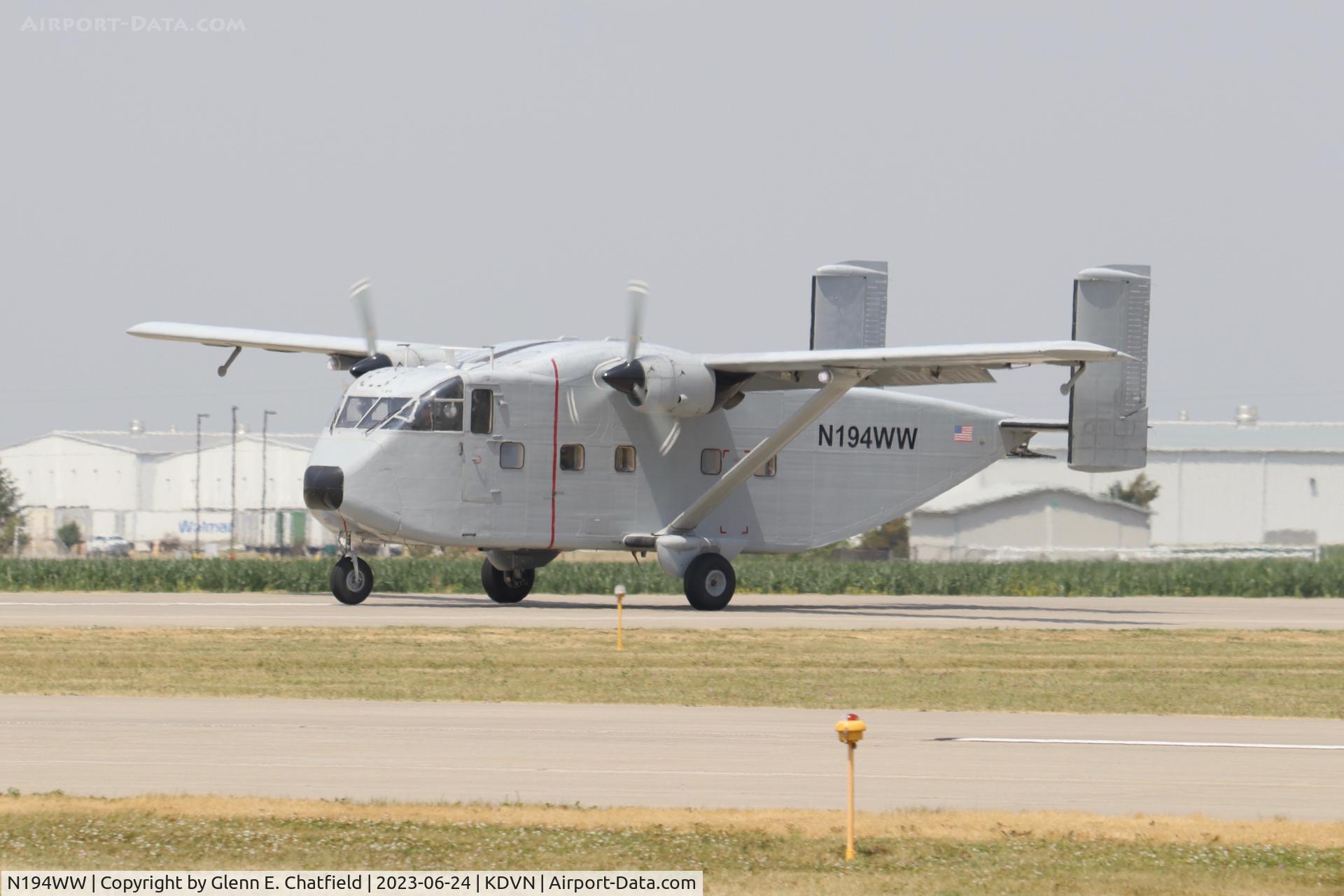 N194WW, 1979 Short SC7 Skyvan 3-100 C/N SH.1969, At the Quad Cities Airshow as a jump plane.