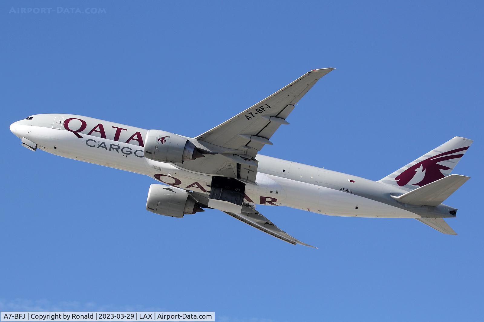 A7-BFJ, 2016 Boeing 777-FDZ C/N 62085, at lax