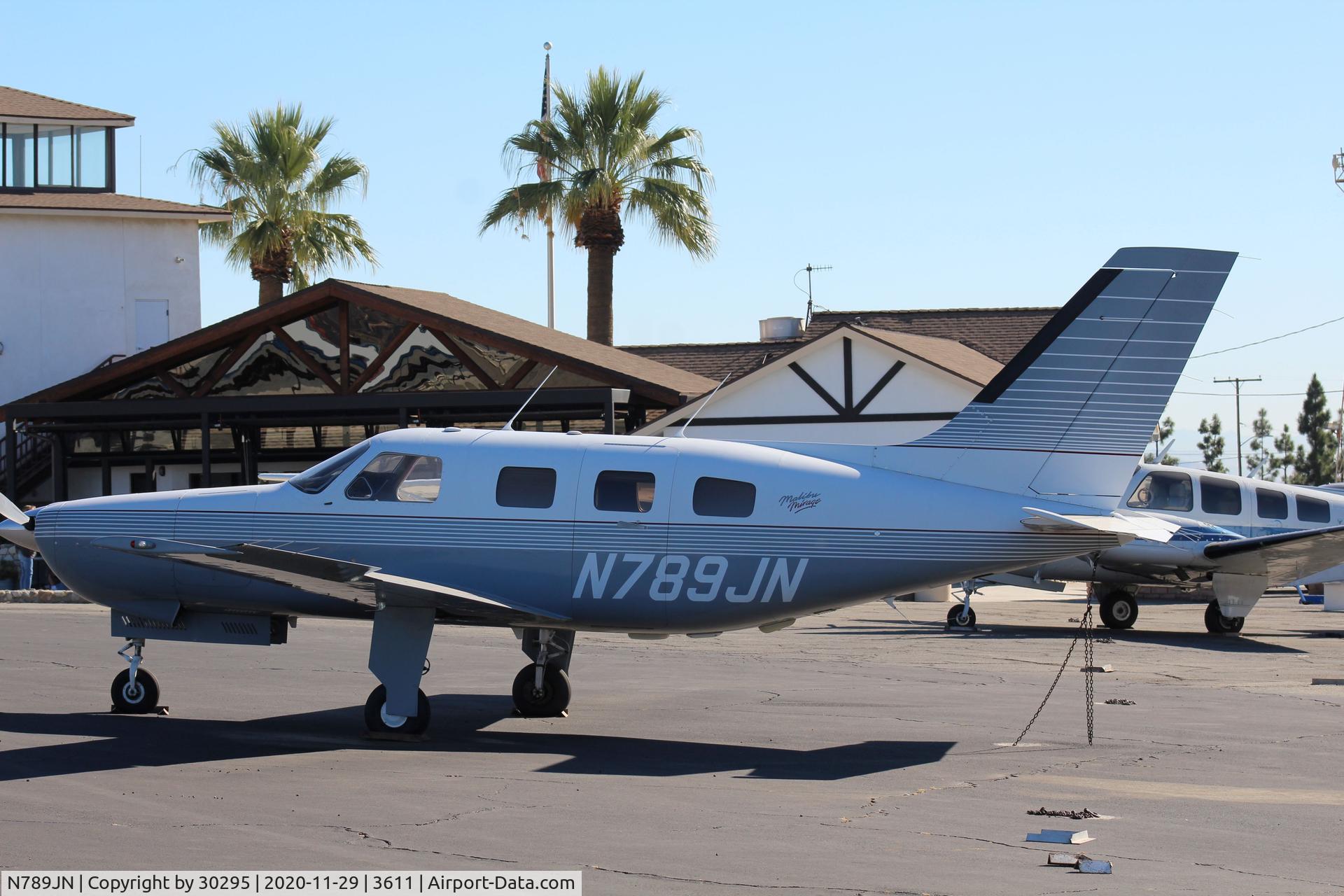 N789JN, 1989 Piper PA-46-350P Malibu Mirage C/N 46-22056, Parked