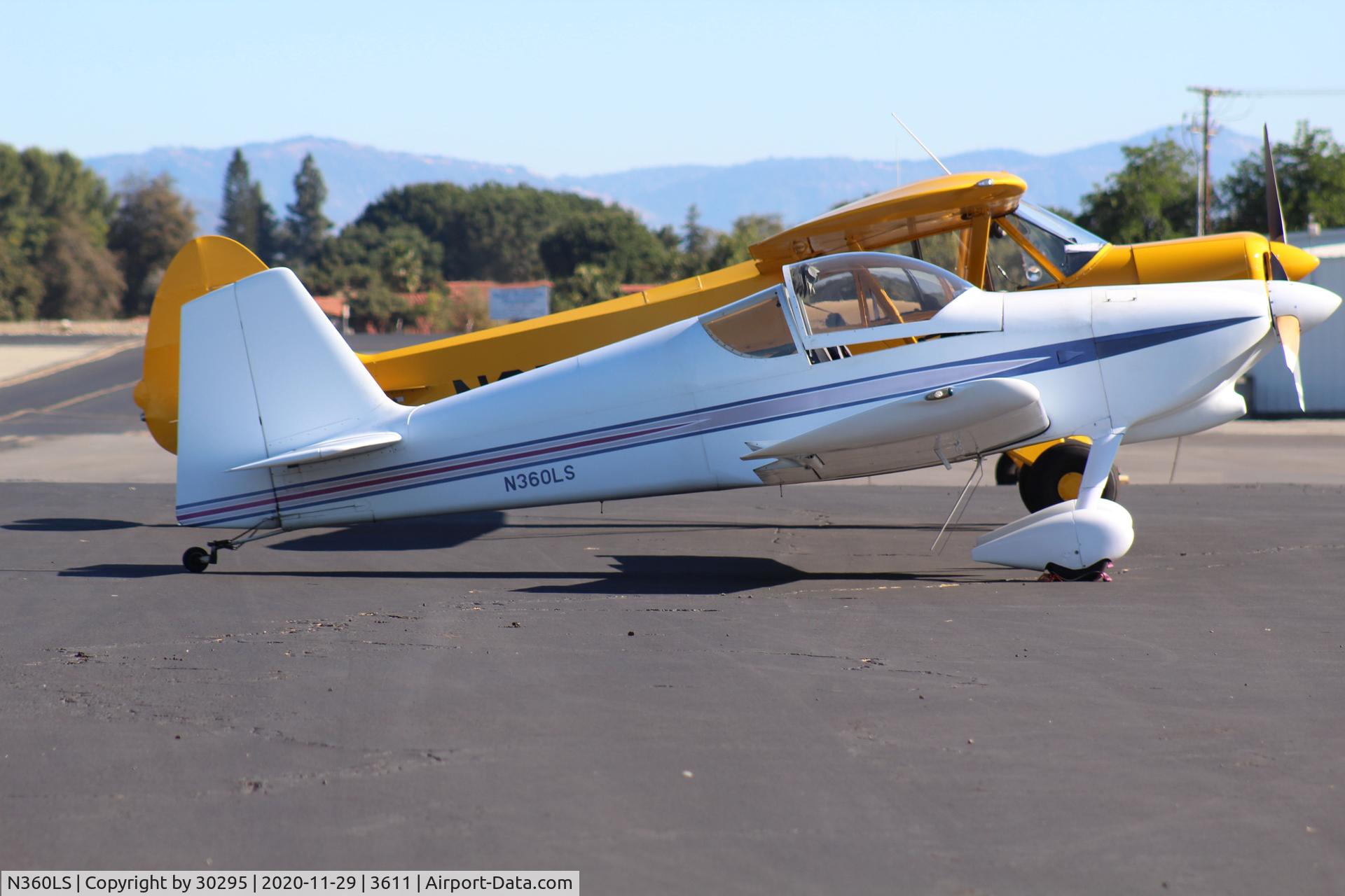 N360LS, 1996 Vans RV-6 C/N 20190, Parked
