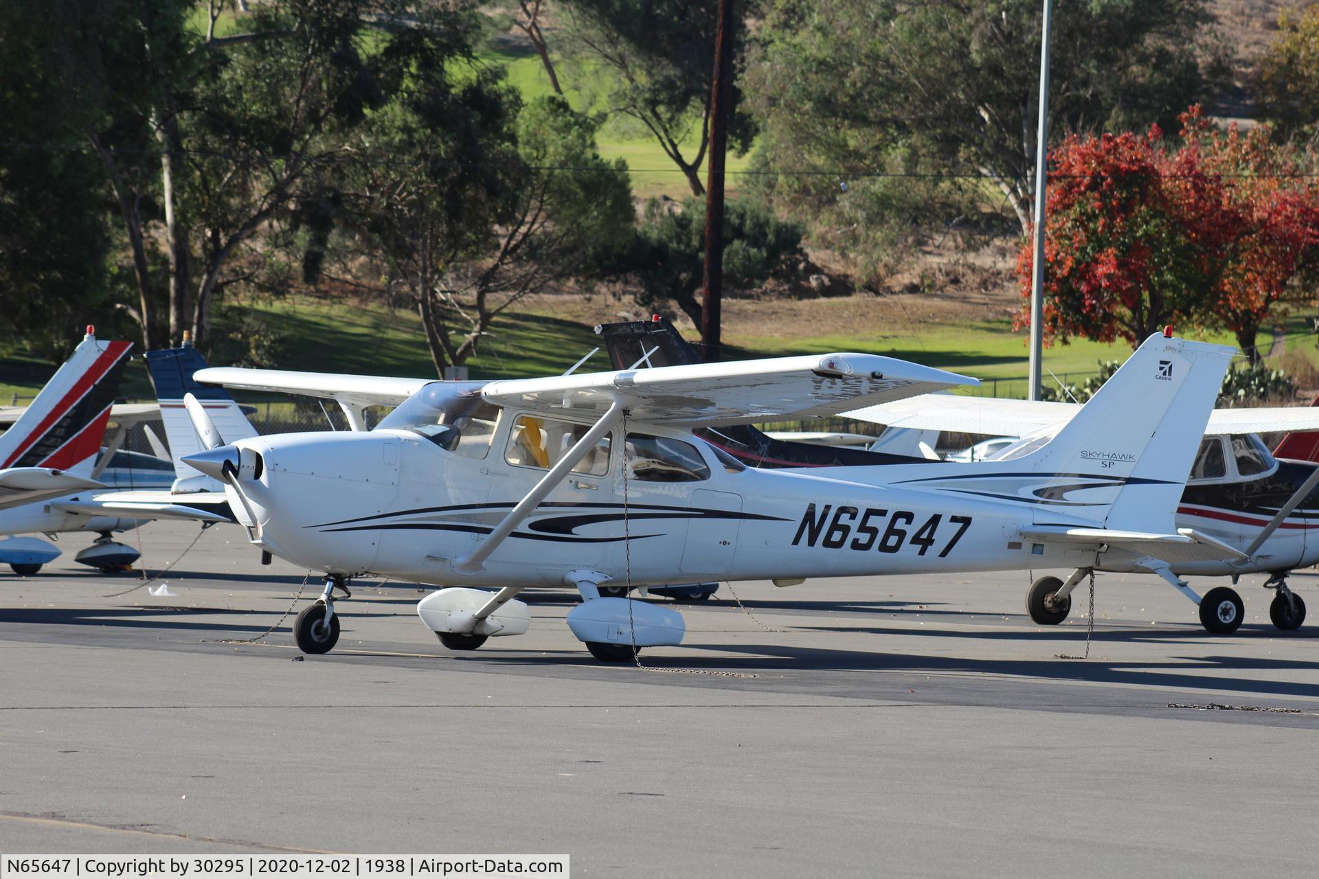 N65647, 2005 Cessna 172S C/N 172S9778, Parked
