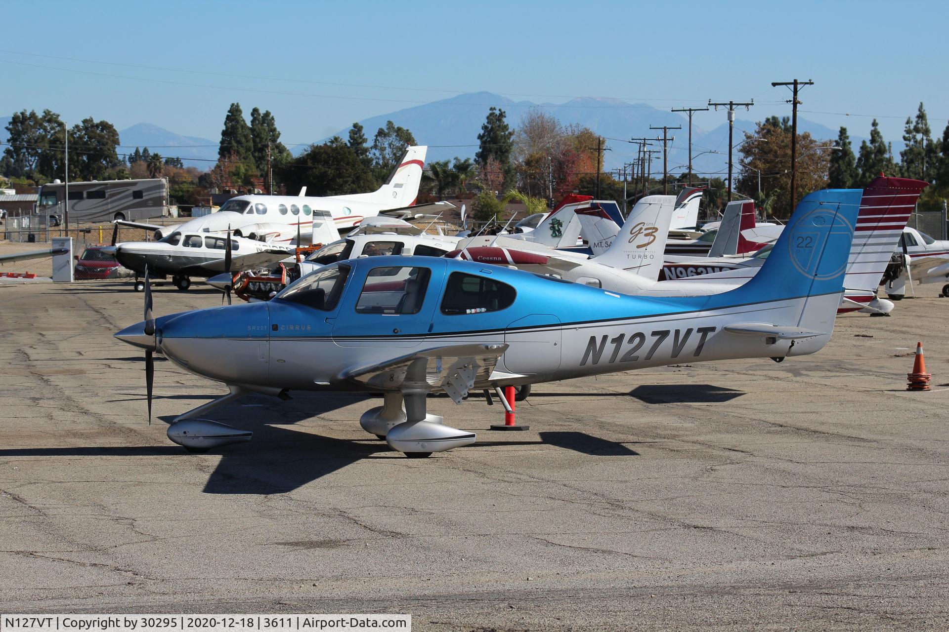 N127VT, 2011 Cirrus SR22T C/N 0197, Parked