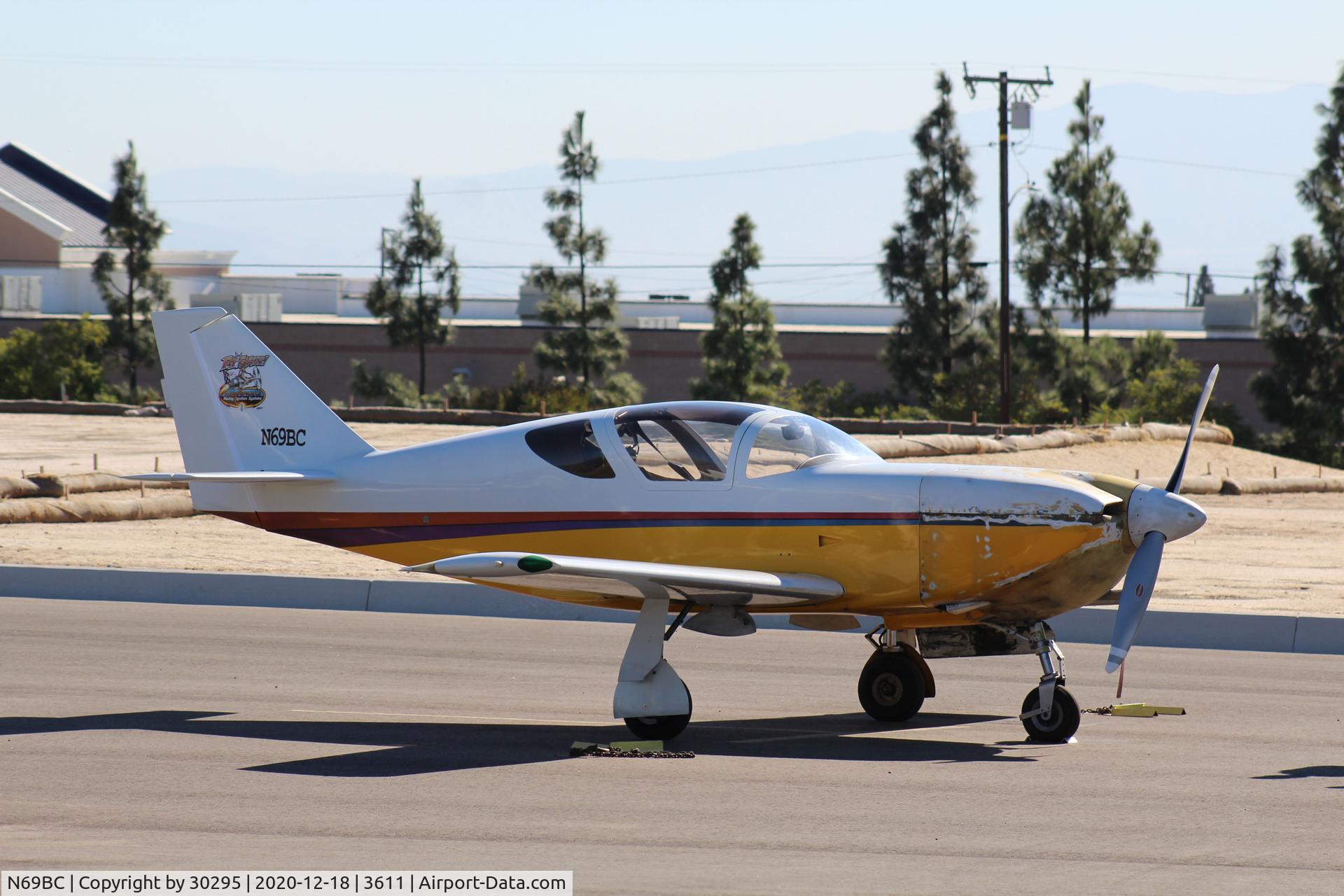 N69BC, 1987 Stoddard-Hamilton Glasair SHA C/N 567R, Parked