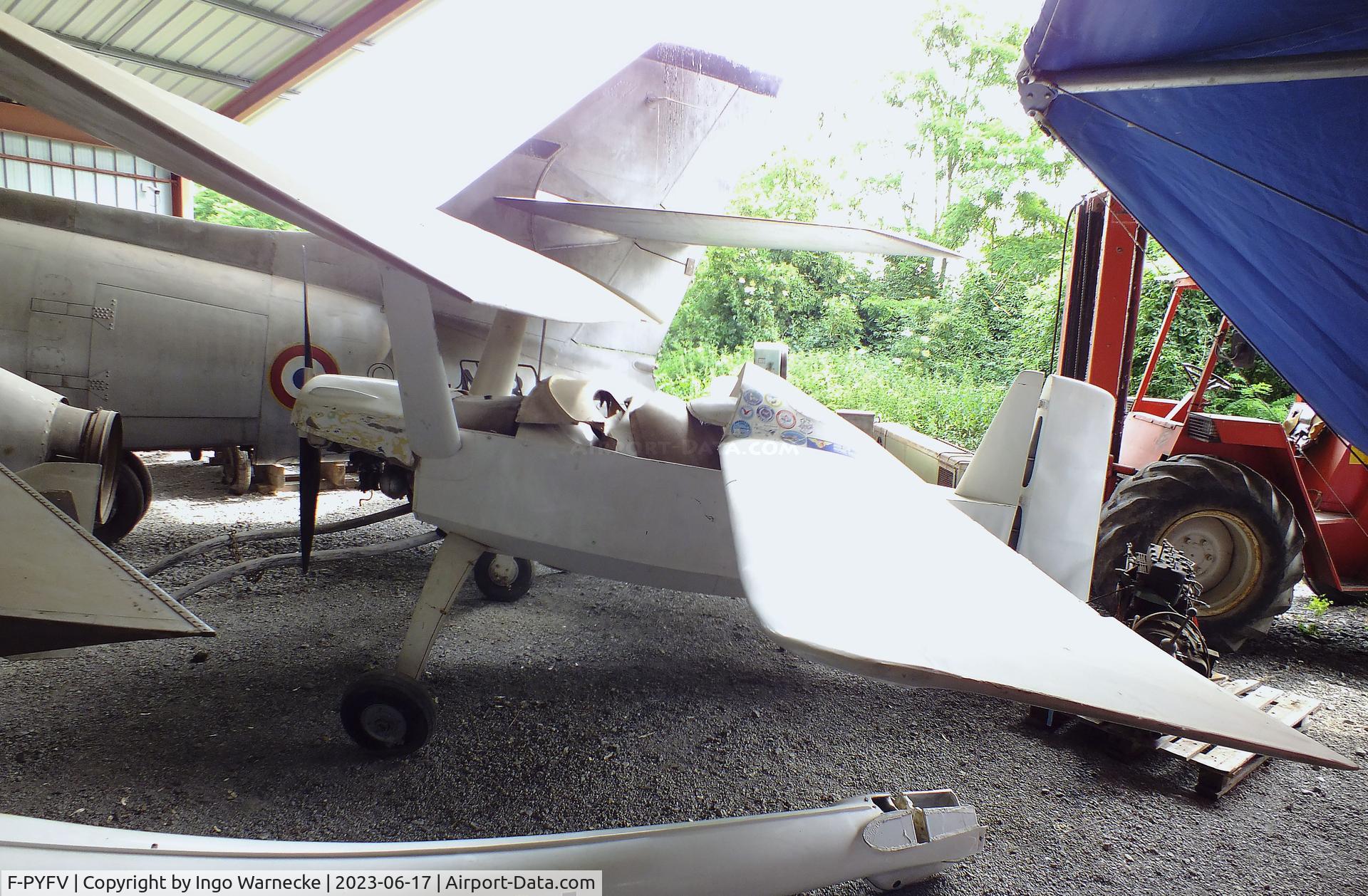F-PYFV, Croses LC-6 Criquet C/N 22, Croses LC-6 Criquet awaiting restoration at the Musee de l'Epopee de l'Industrie et de l'Aeronautique, Albert