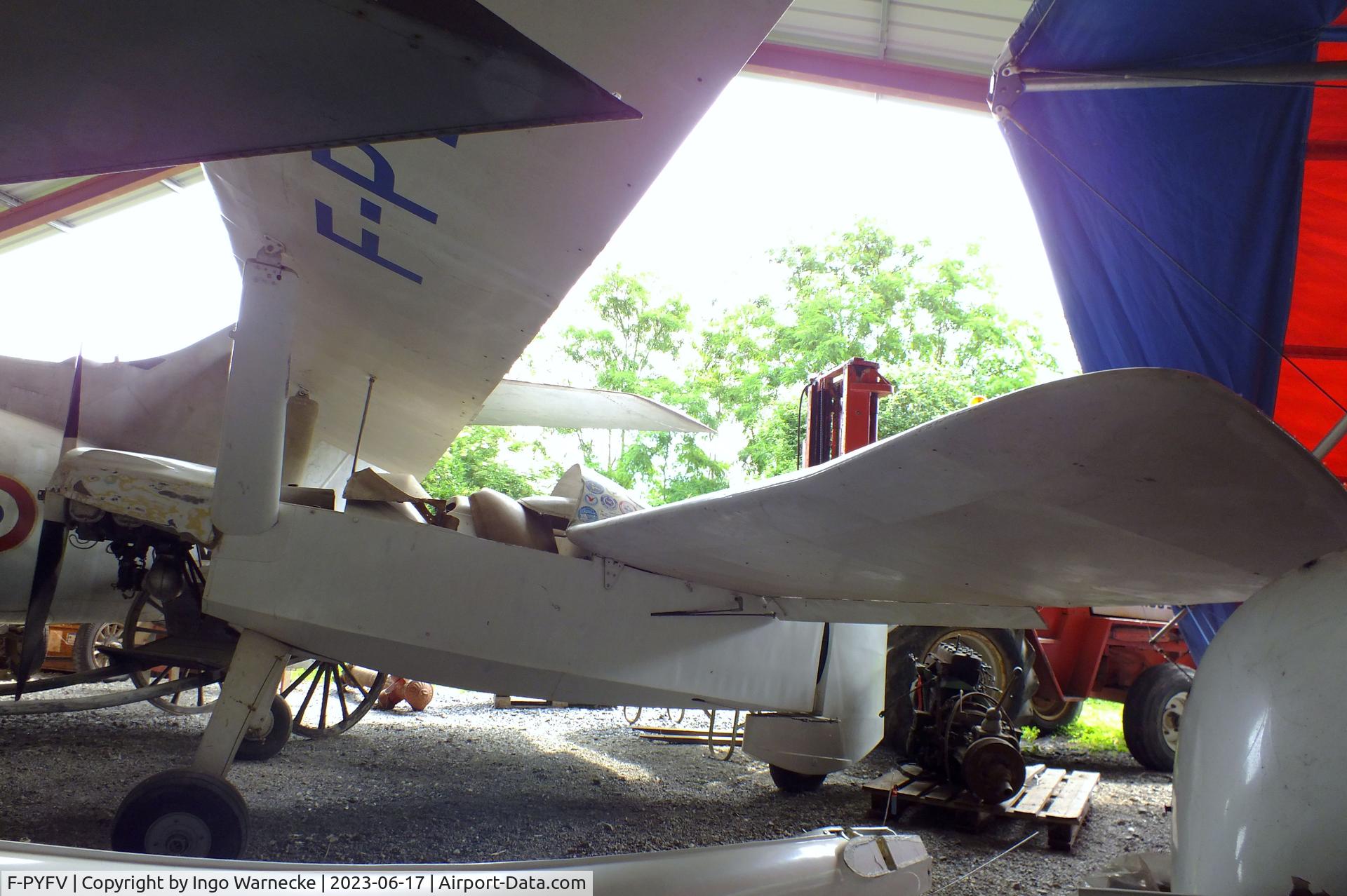 F-PYFV, Croses LC-6 Criquet C/N 22, Croses LC-6 Criquet awaiting restoration at the Musee de l'Epopee de l'Industrie et de l'Aeronautique, Albert