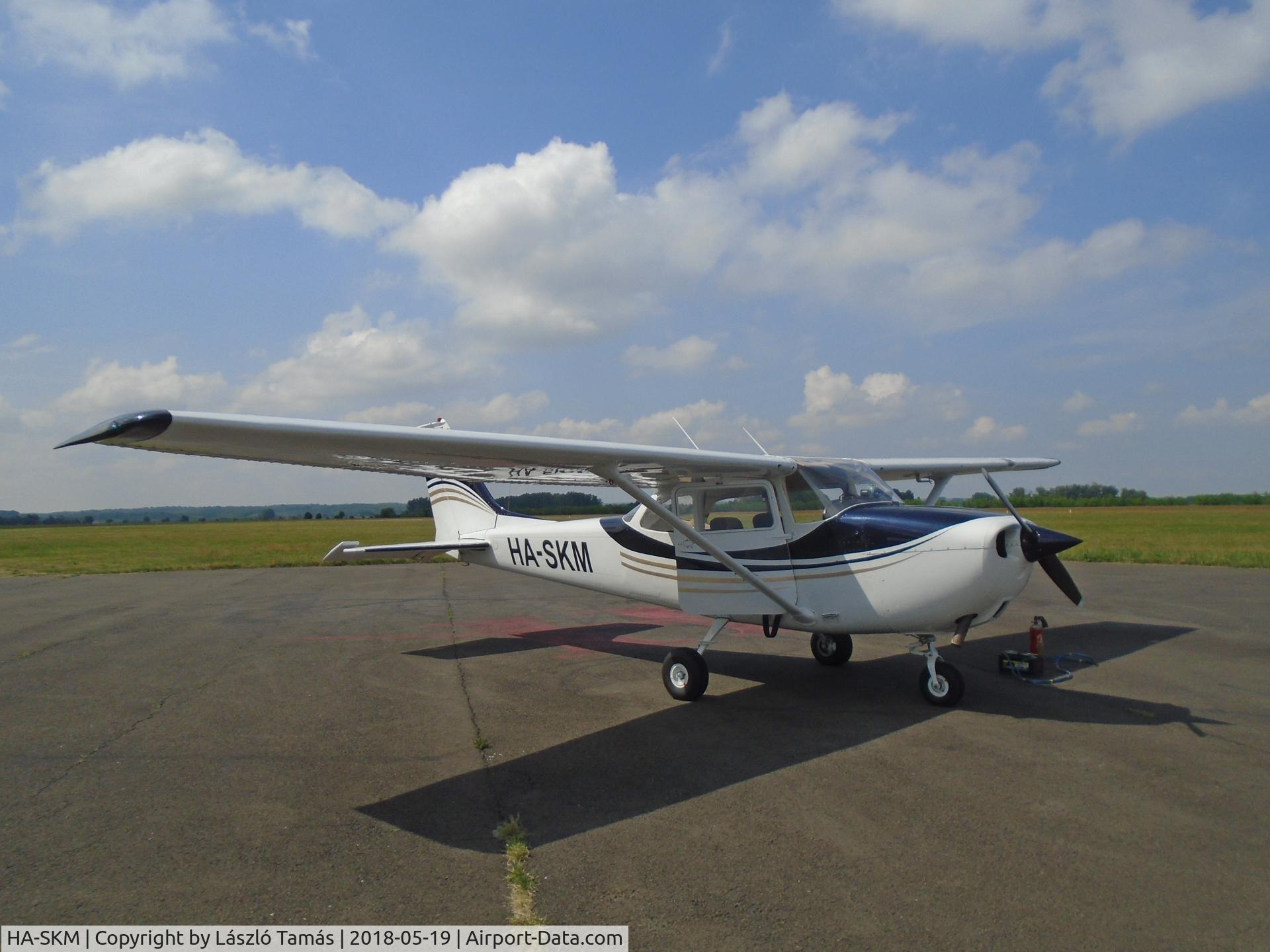 HA-SKM, 1970 Cessna 172K Skyhawk C/N 17258947, HA-SKM with new paint