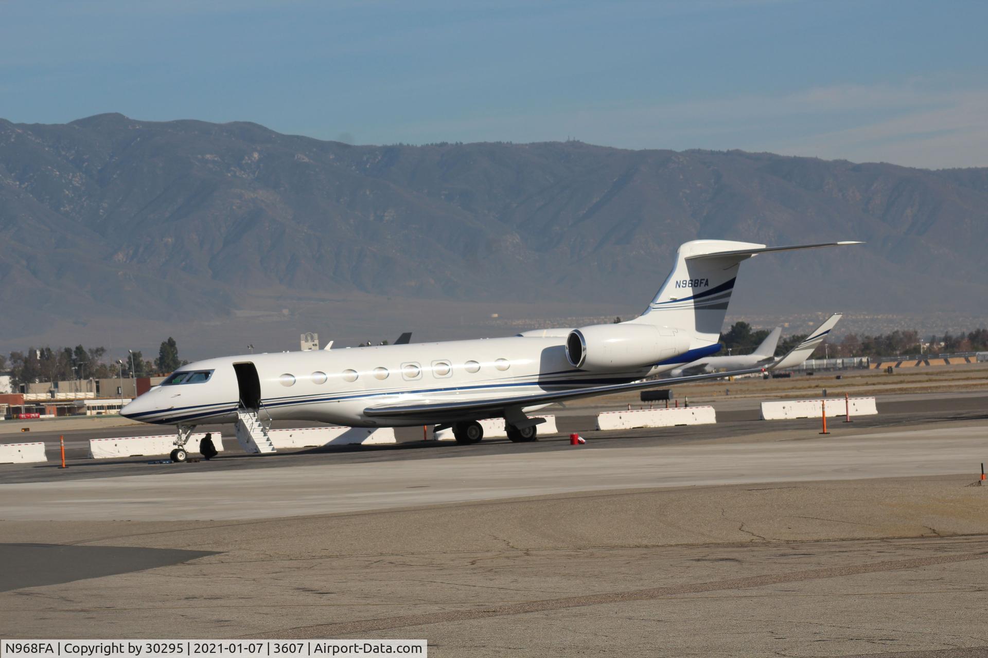 N968FA, 2015 Gulfstream Aerospace G650 (G-VI) C/N 6150, Waiting for passengers