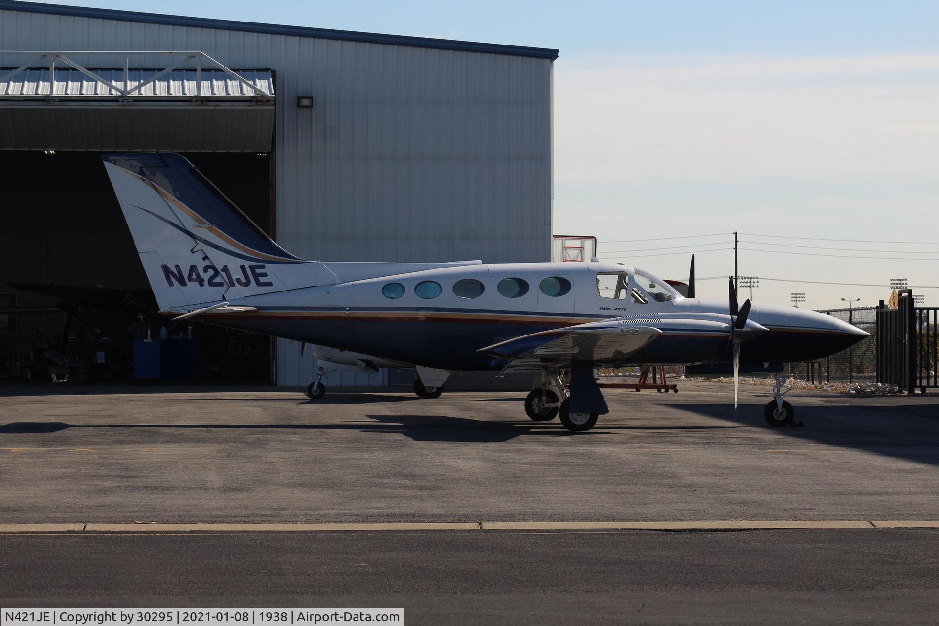 N421JE, 1981 Cessna 421C Golden Eagle C/N 421C-1057, Parked