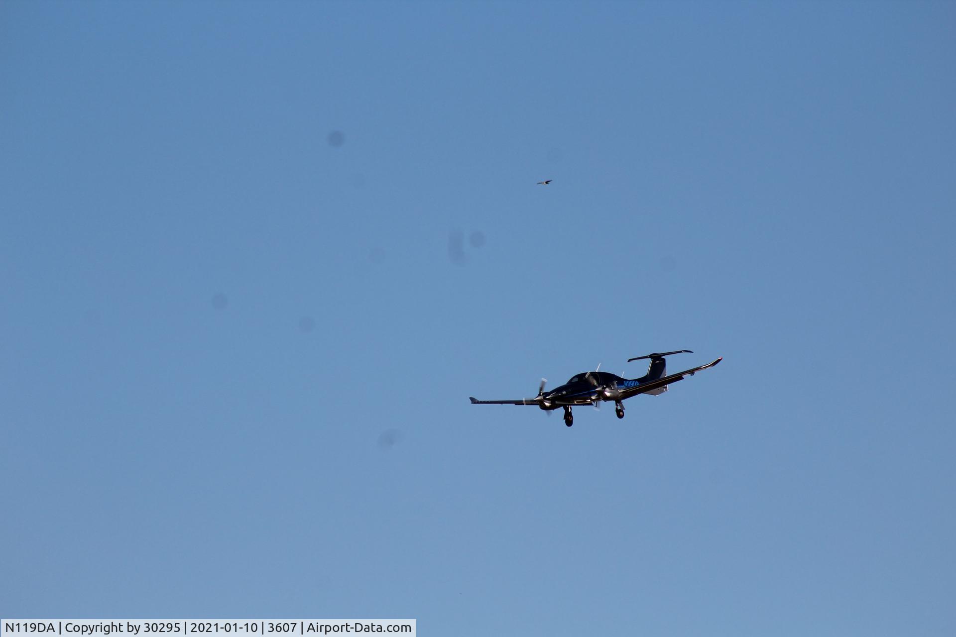 N119DA, 2020 Diamond DA-62 C/N 62.C029, One mile final