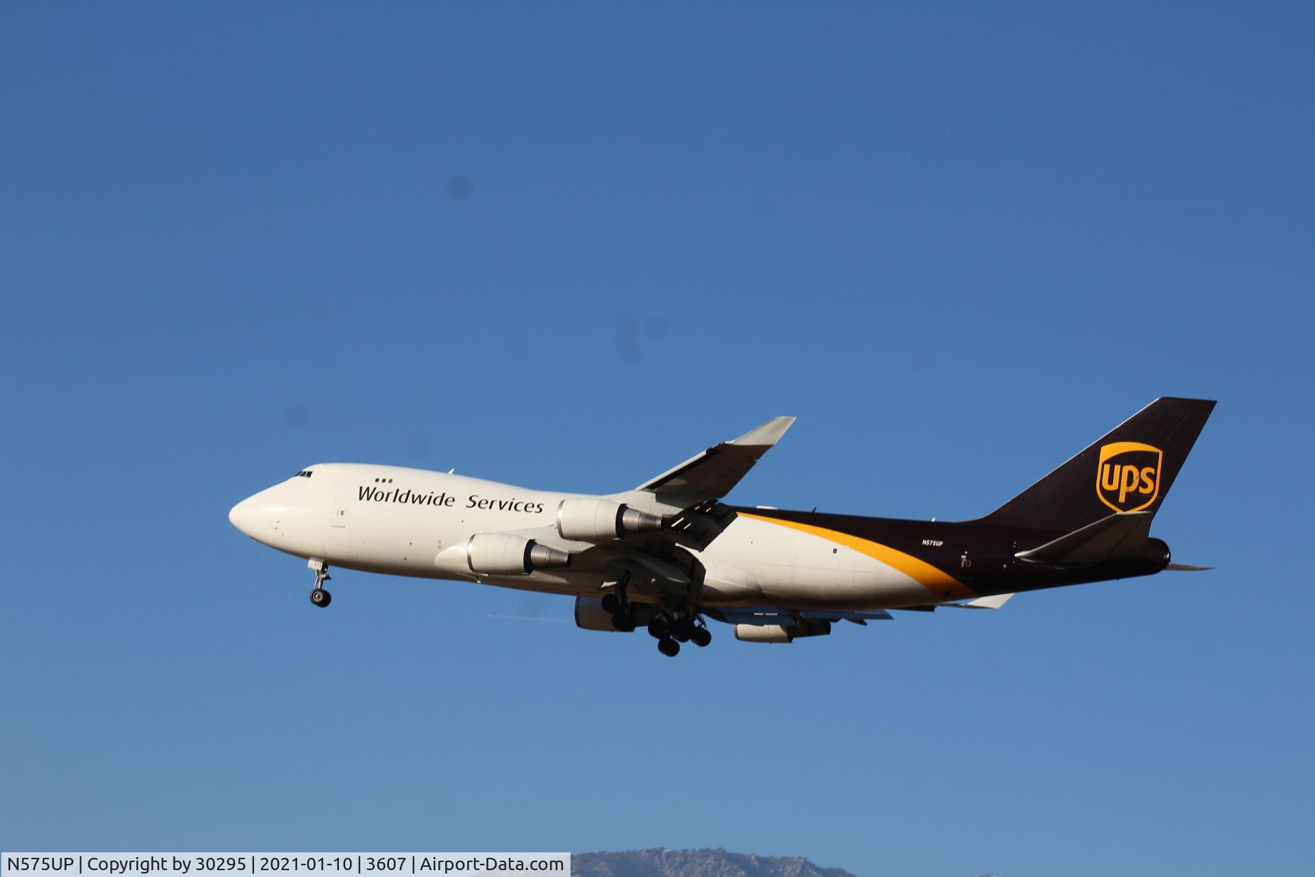 N575UP, 2008 Boeing 747-44AF C/N 35664, Preparing to land