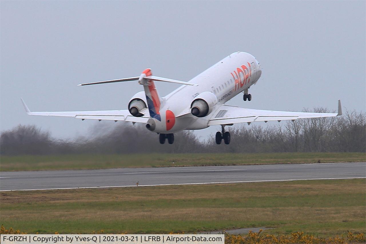 F-GRZH, 2003 Canadair CRJ-702 (CL-600-2C10) Regional Jet C/N 10089, Bombardier CRJ-702, Take off rwy 07R, Brest-Bretagne airport (LFRB-BES)