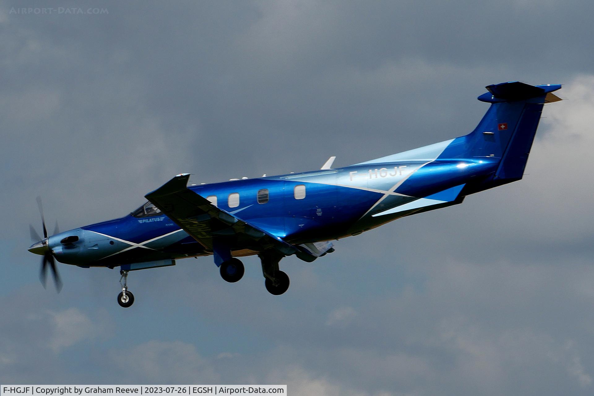 F-HGJF, Pilatus PC-12 NGX C/N 2150, Landing at Norwich.