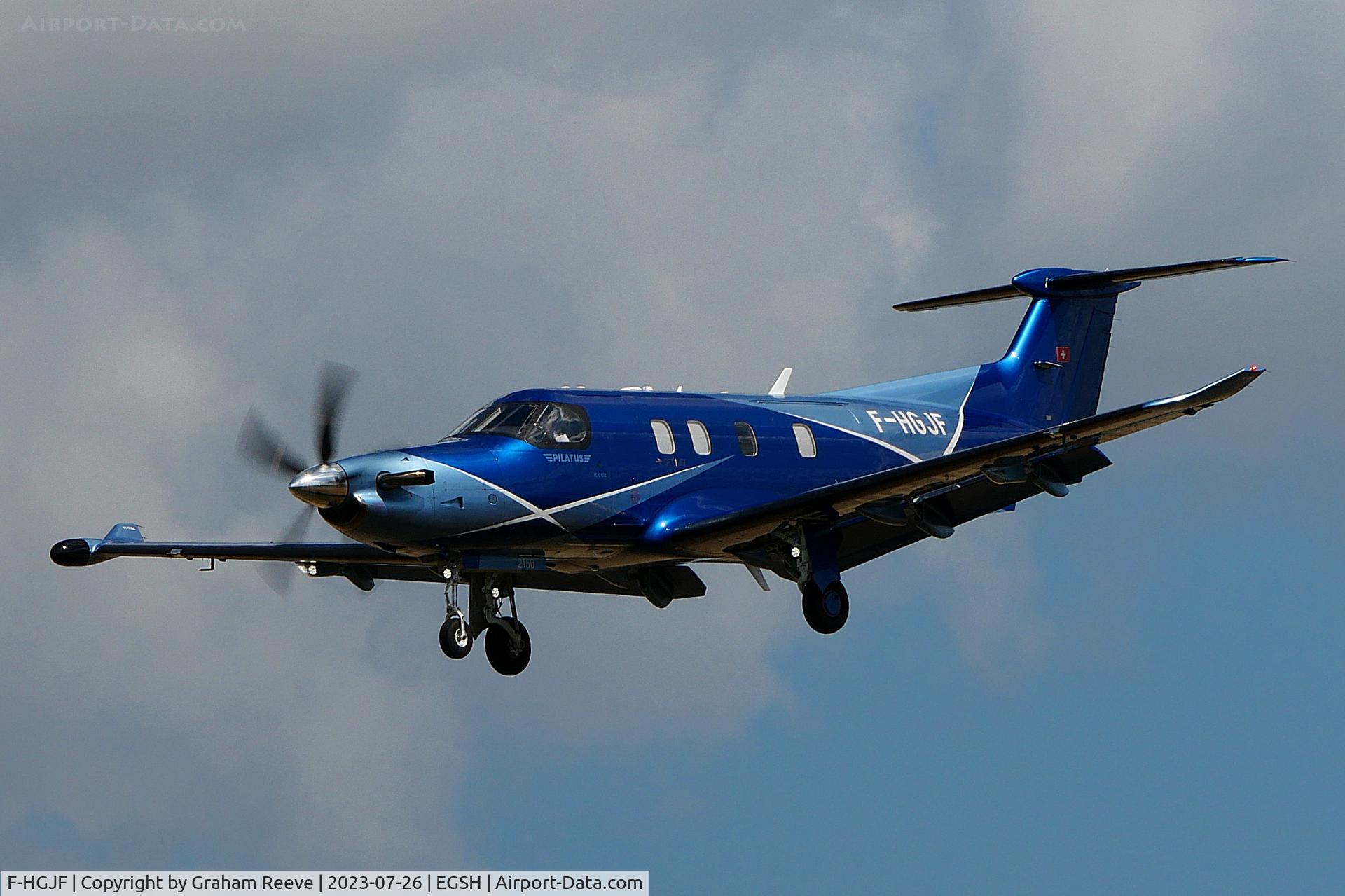 F-HGJF, Pilatus PC-12 NGX C/N 2150, Landing at Norwich.