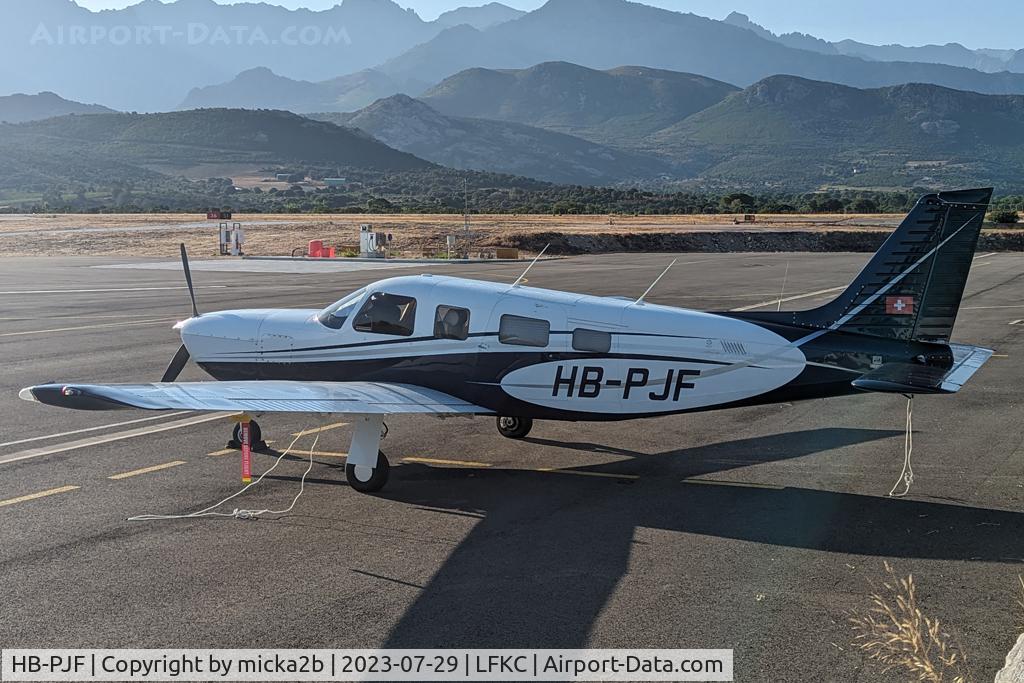 HB-PJF, 1998 Piper PA-32R-301T II TC Turbo Saratoga C/N 3257050, Parked