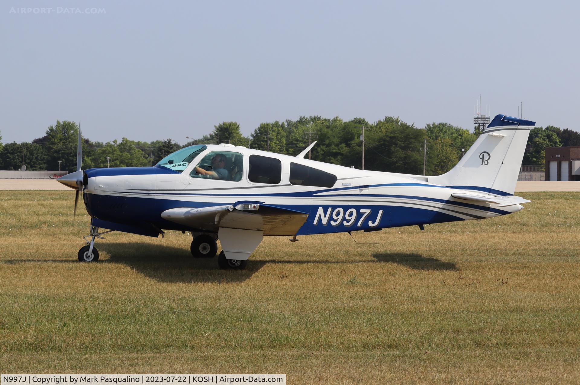 N997J, 1974 Beech F33A Bonanza C/N CE-498, Beech F33A