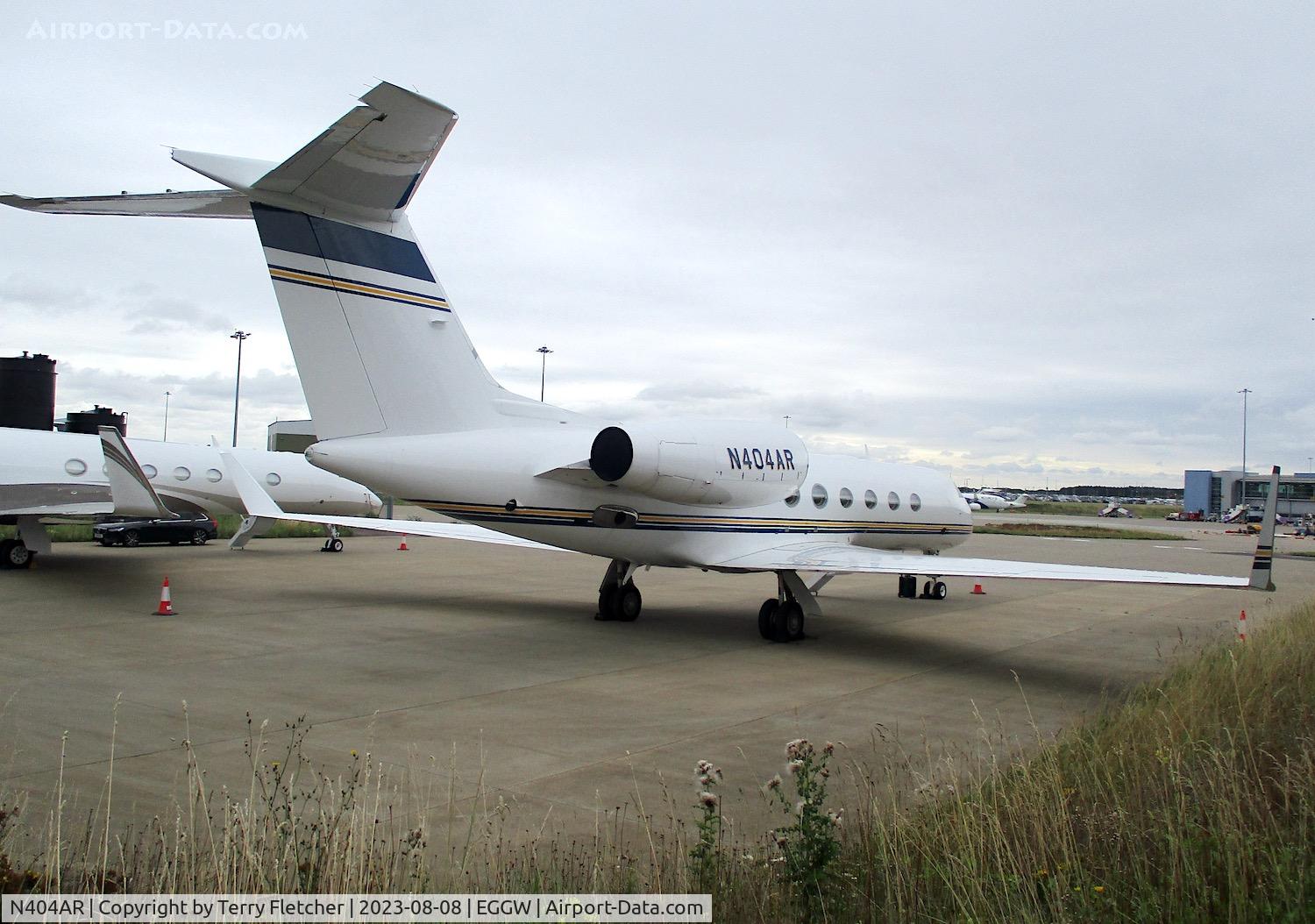 N404AR, 2011 Gulfstream Aerospace GIV-X (G450) C/N 4223, At Luton Airport