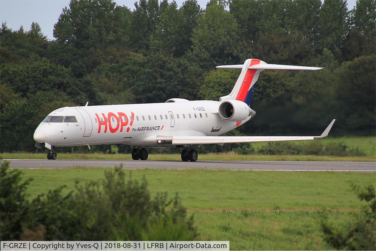 F-GRZE, 2001 Canadair CRJ-702 (CL-600-2C10) Regional Jet C/N 10032, Canadair Regional Jet CRJ-702, Ready to take off rwy 25L, Brest-Guipavas Airport (LFRB-BES)