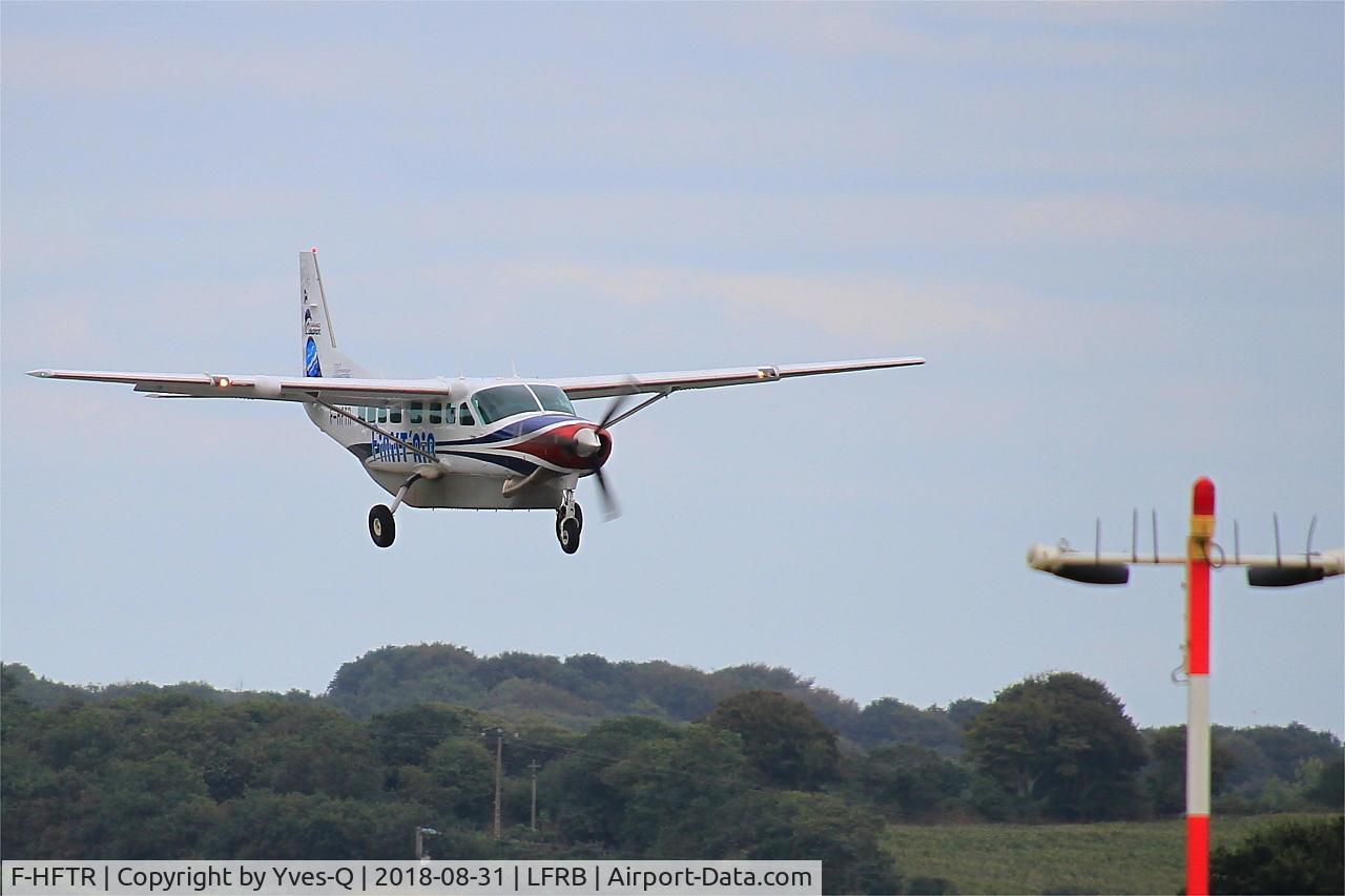 F-HFTR, 2008 Cessna 208B Grand Caravan C/N 208B-2041, Textron Aviation Inc. Grand Caravan 208B, On final rwy 25L, Brest-Bretagne airport (LFRB-BES)