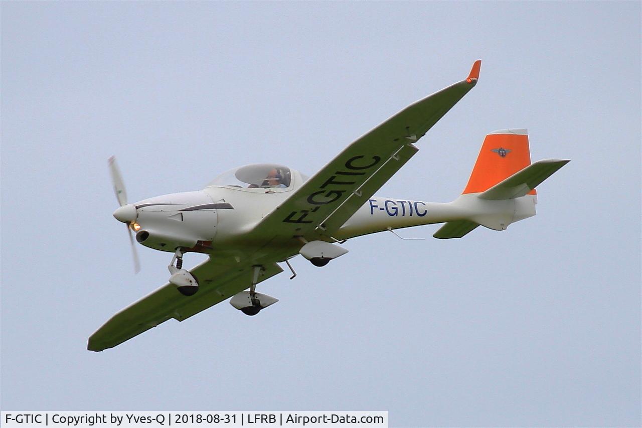 F-GTIC, 2003 Aquila A210 (AT01) C/N AT01-133, Aquila A210 (AT01), Training flight, Brest-Bretagne airport (LFRB-BES)