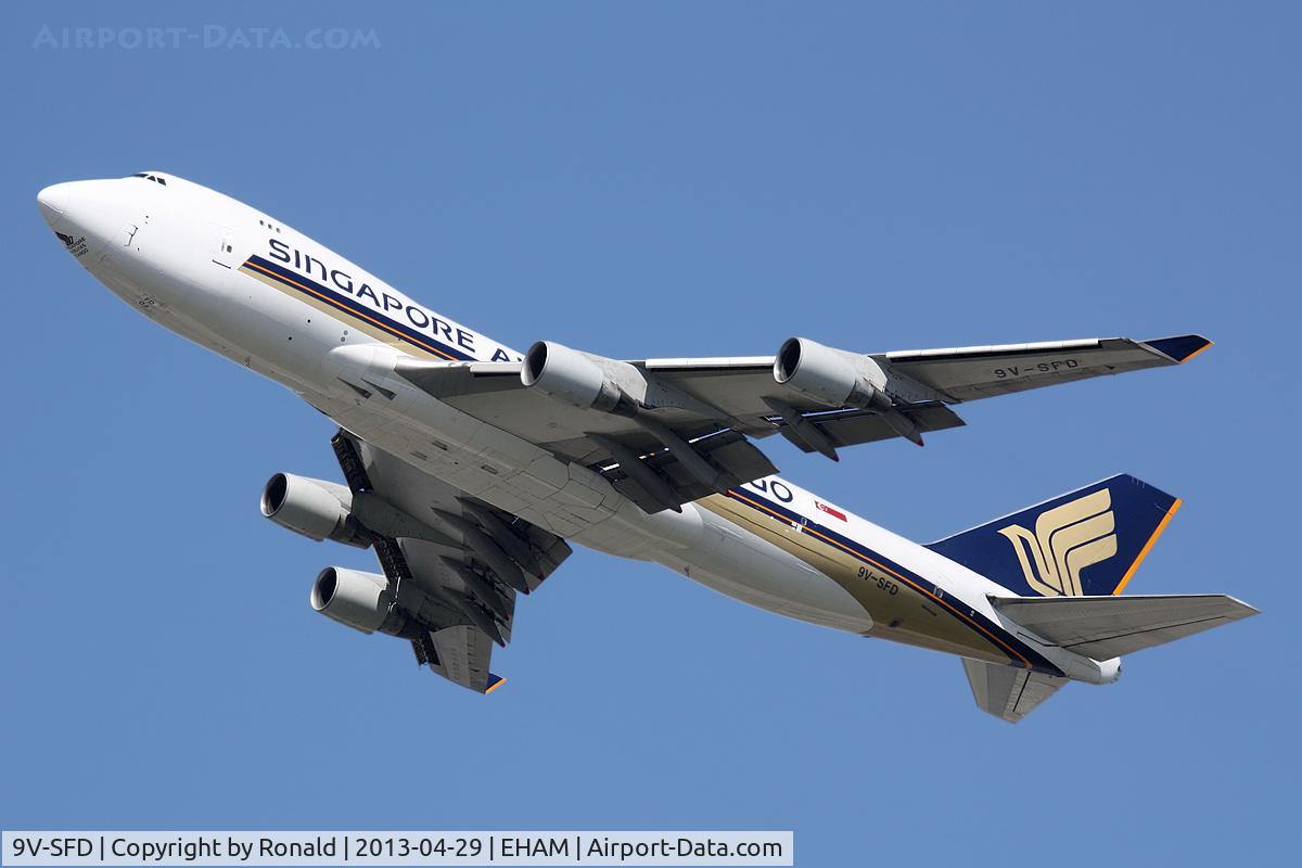 9V-SFD, 1995 Boeing 747-412F/SCD C/N 26553, at spl