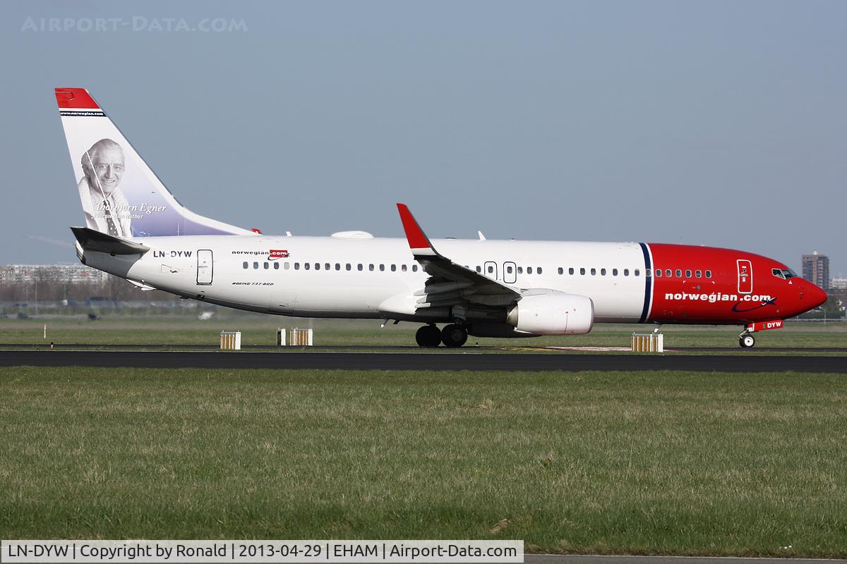 LN-DYW, 2011 Boeing 737-8JP C/N 39010, at spl