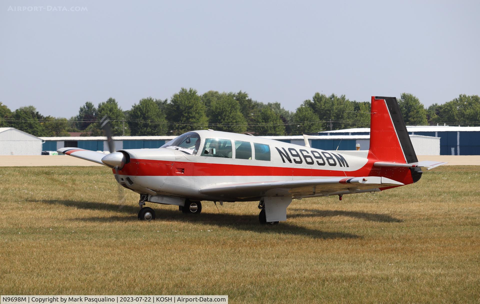N9698M, 1967 Mooney M20F Executive C/N 670245, Mooney M20F