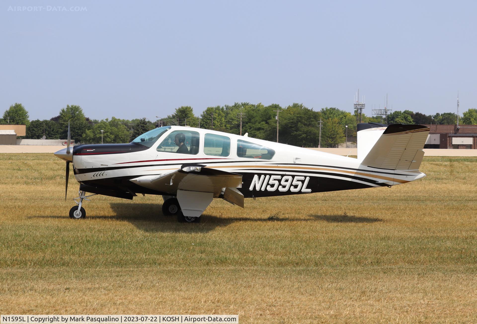 N1595L, 1976 Beech V35B Bonanza C/N D-9869, Beech V35B