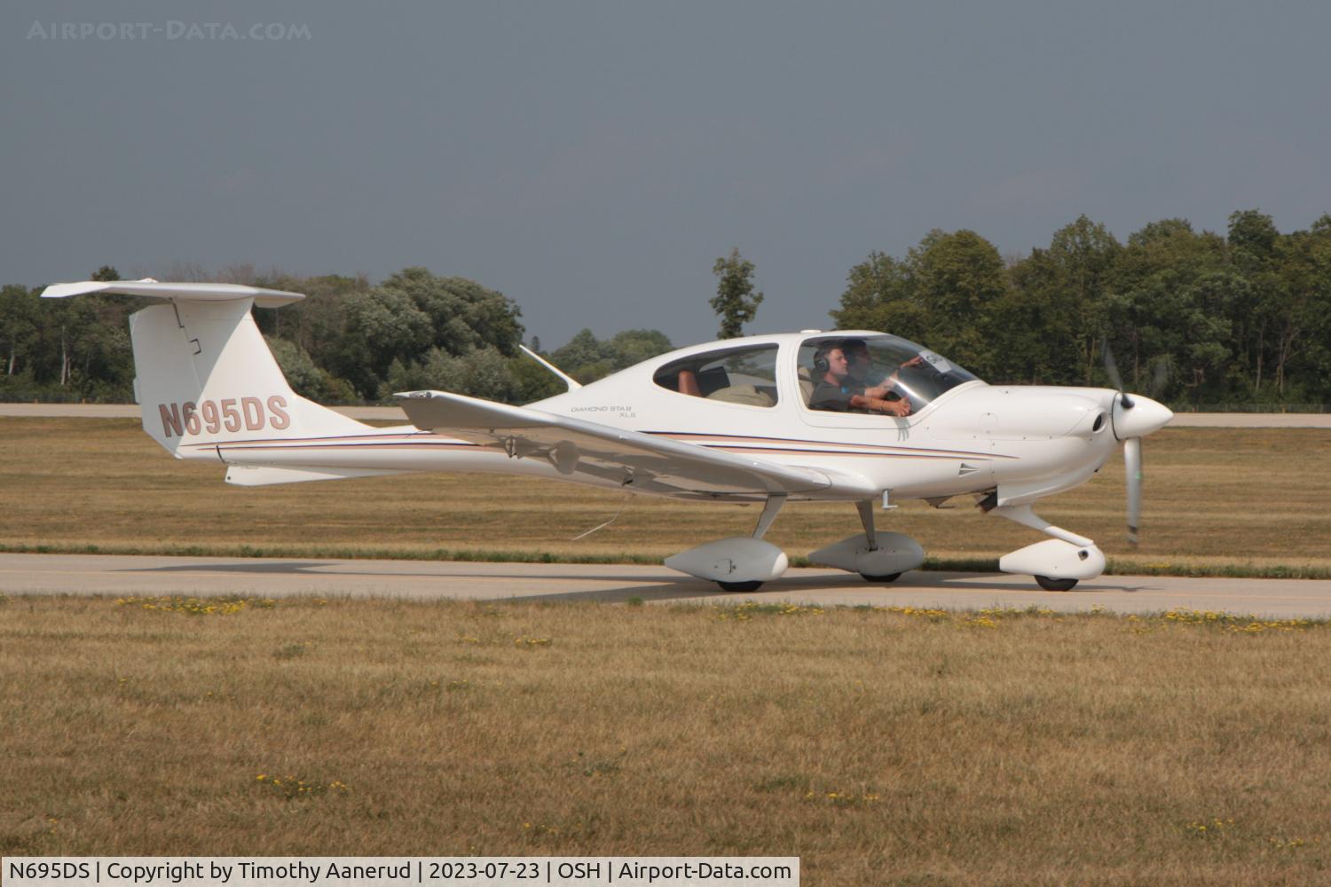 N695DS, 2007 Diamond DA-40 Diamond Star C/N 40.865, 2007 Diamond DA-40, c/n: 40.865, AirVenture 2023