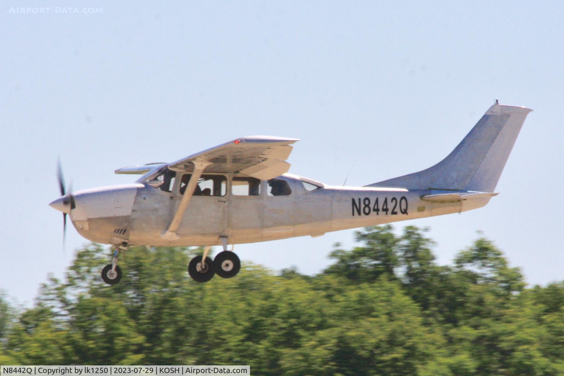 N8442Q, 1976 Cessna U206F Stationair C/N U20603301, This Cessna U206F Stationair was at EAA Air Venture 2023