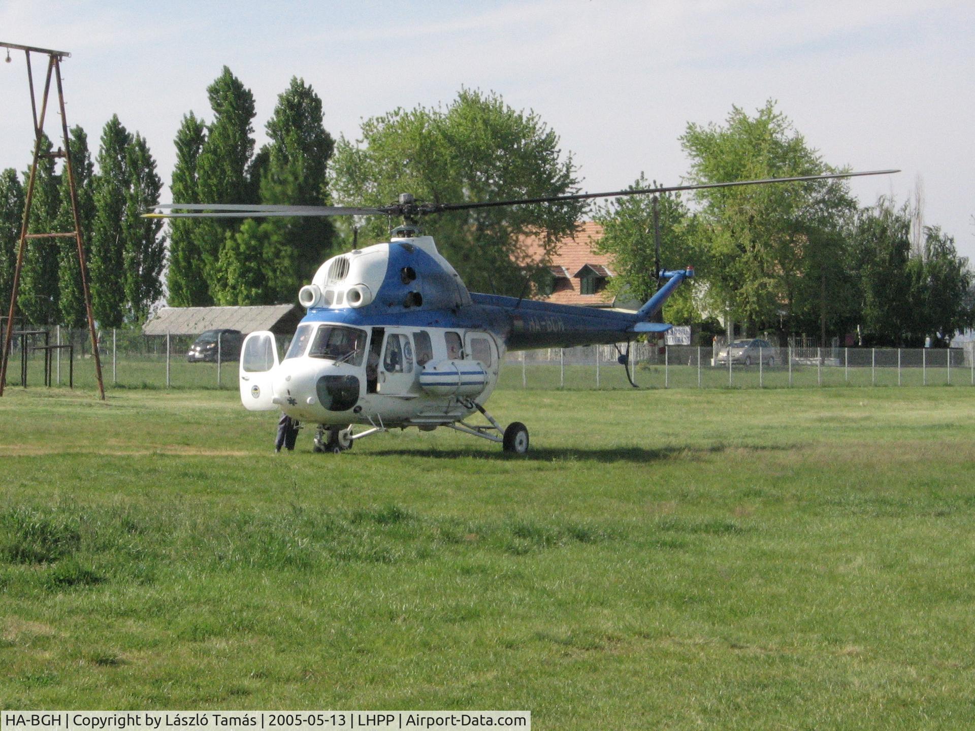 HA-BGH, 1987 Mil (PZL-Swidnik) Mi-2 C/N 518918104, HA-BGH landing at Pécs-Pogány airfiled