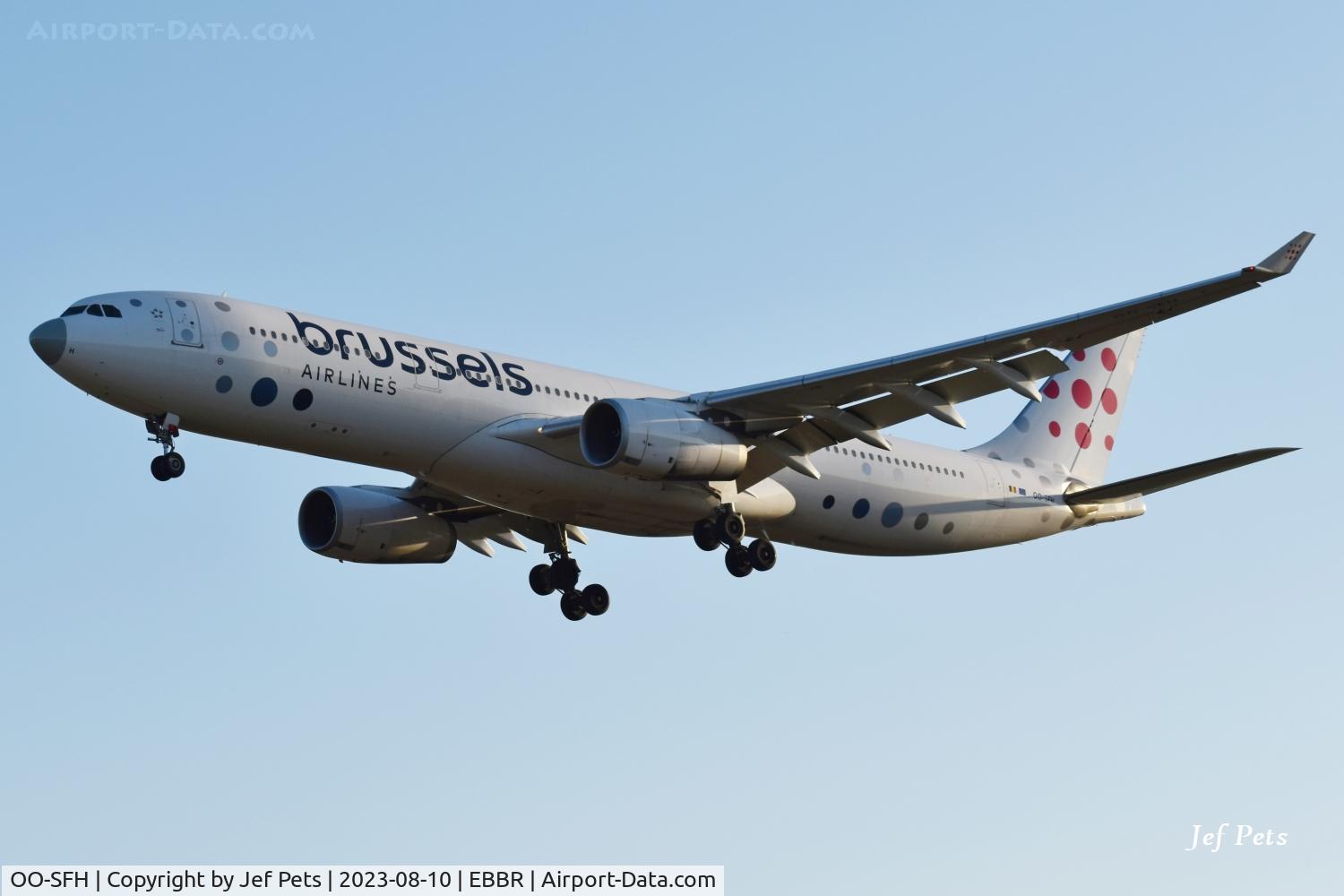 OO-SFH, 2005 Airbus A330-343 C/N 679, Landing at Brussels Airport.