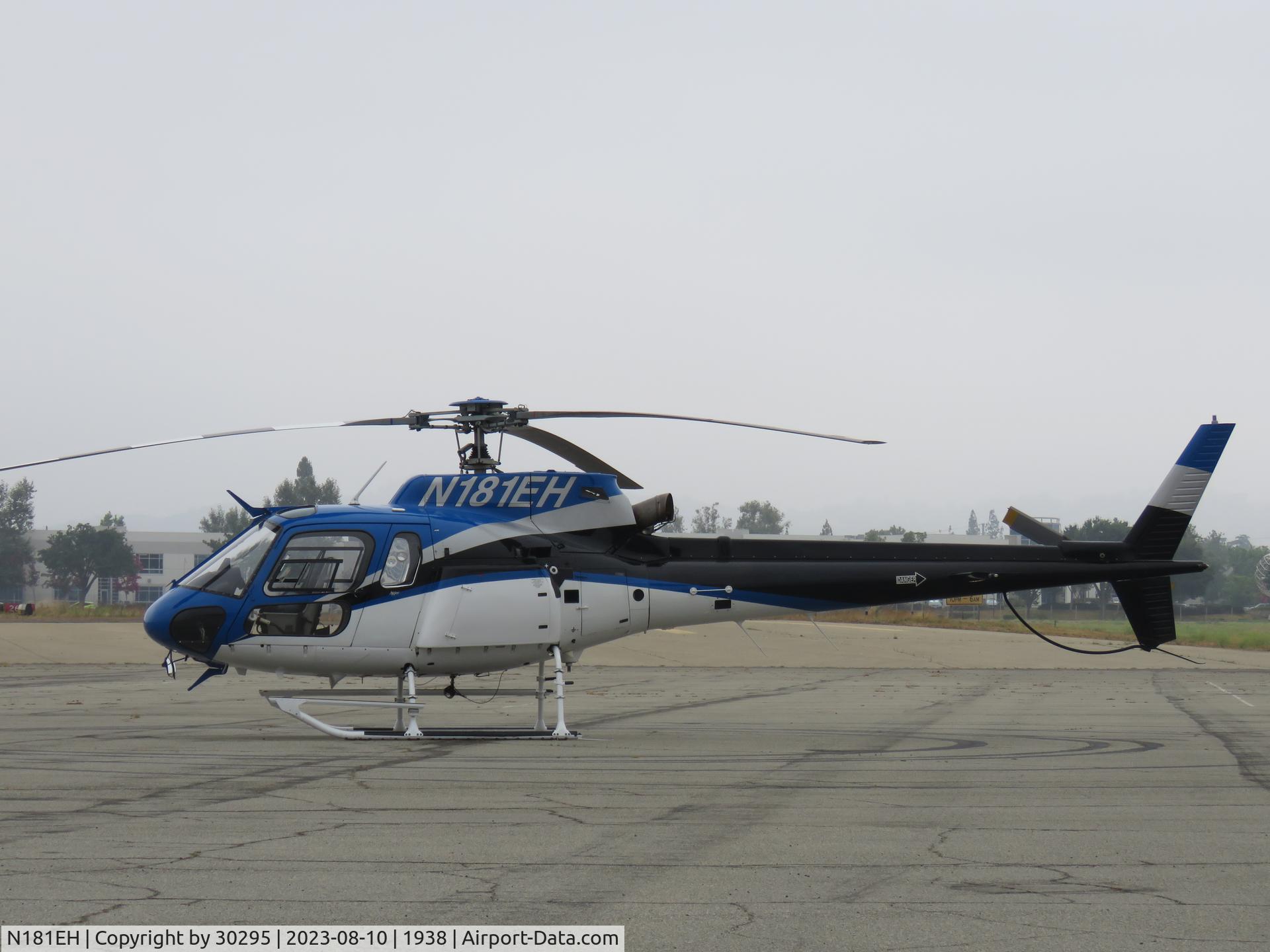 N181EH, 1992 Eurocopter AS-350B-2 Ecureuil Ecureuil C/N 2680, Parked