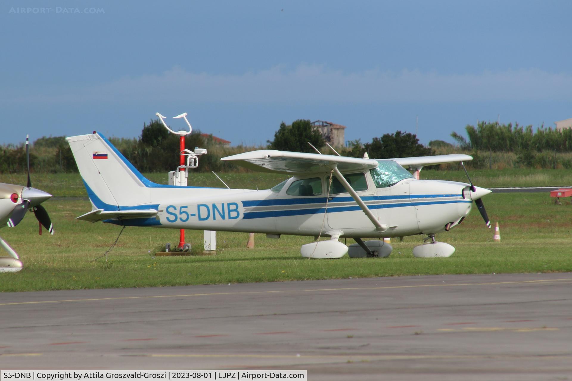 S5-DNB, Cessna 172M Skyhawk, LJPZ - Portorož Airport, Slovenia