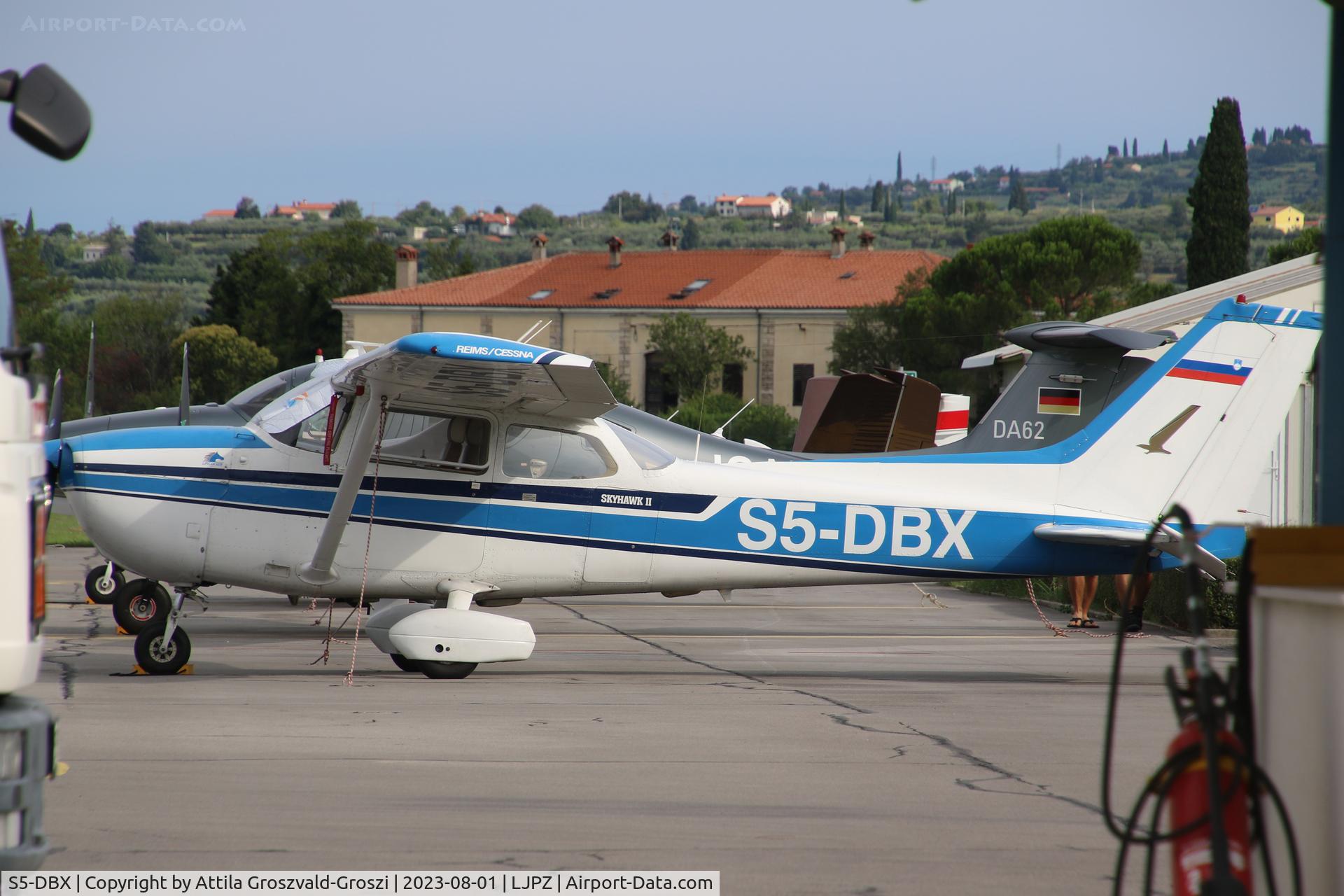 S5-DBX, Reims F172N Skyhawk II Skyhawk C/N F17202021, LJPZ - Portorož Airport, Slovenia