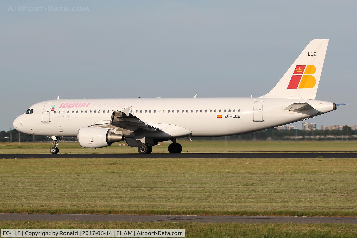 EC-LLE, 1999 Airbus A320-214 C/N 1119, at spl