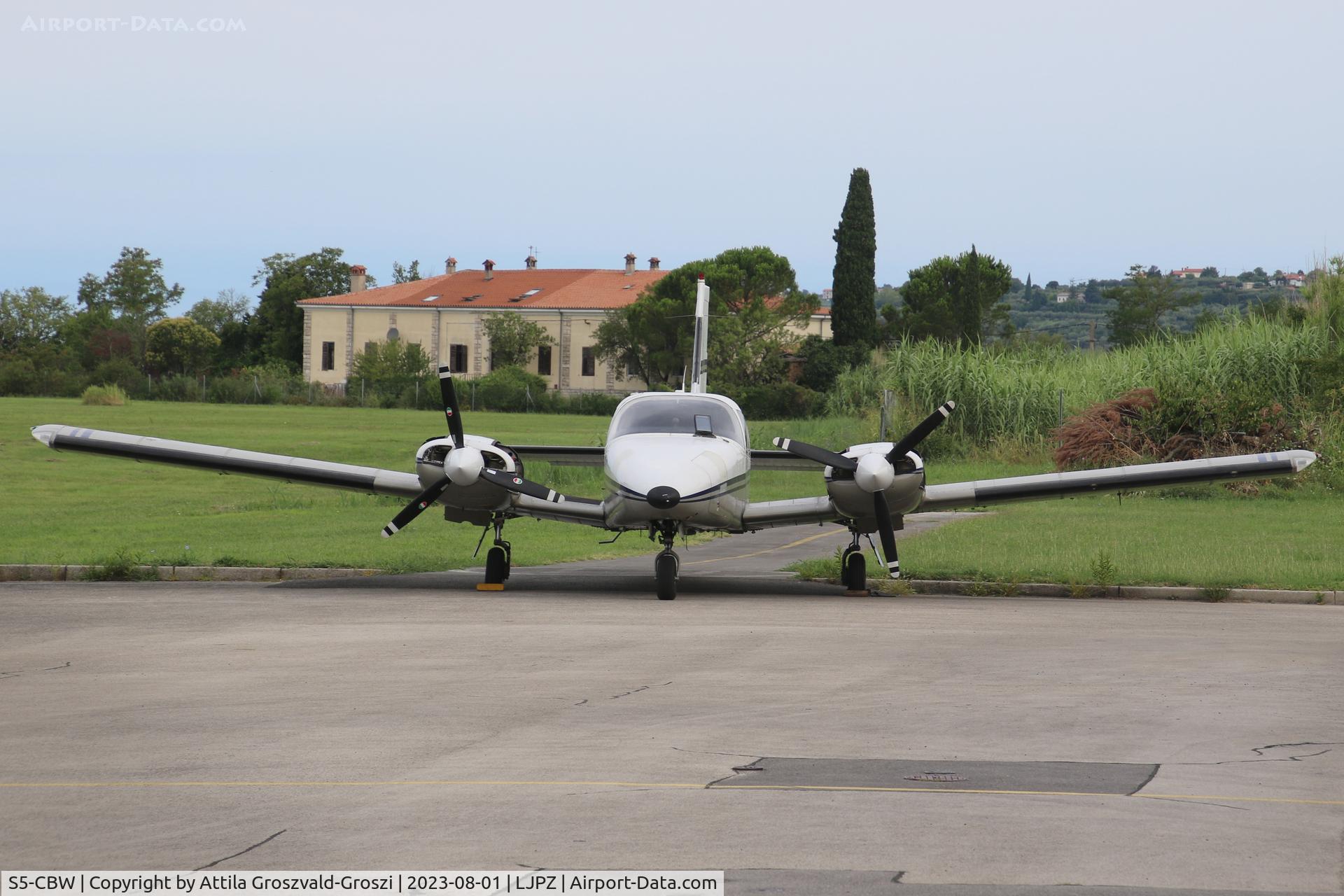 S5-CBW, 1986 Piper PA-34-220T C/N 34-8633014, LJPZ - Portorož Airport, Slovenia