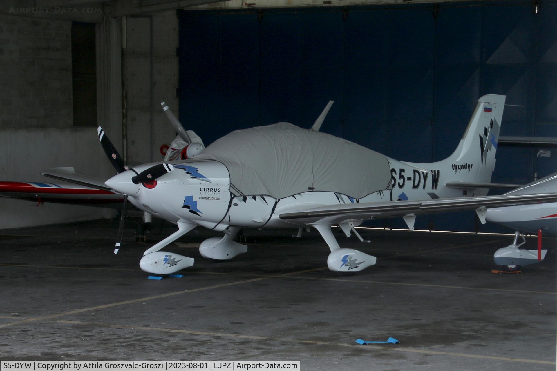 S5-DYW, 2019 Cirrus SR22 C/N 4751, LJPZ - Portorož Airport, Slovenia