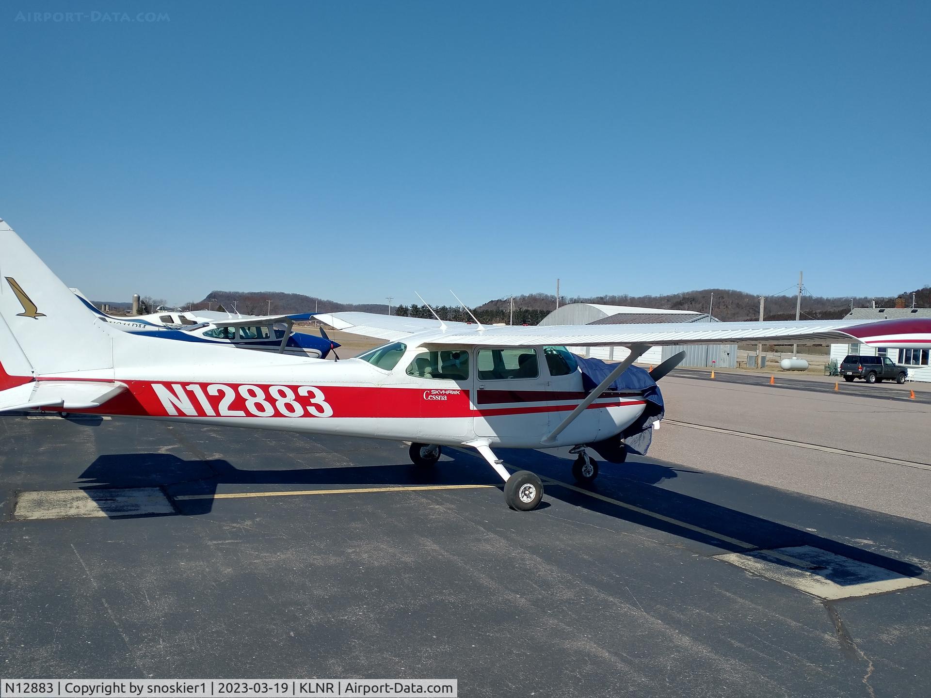 N12883, 1973 Cessna 172M C/N 17262340, Flying for breakfast