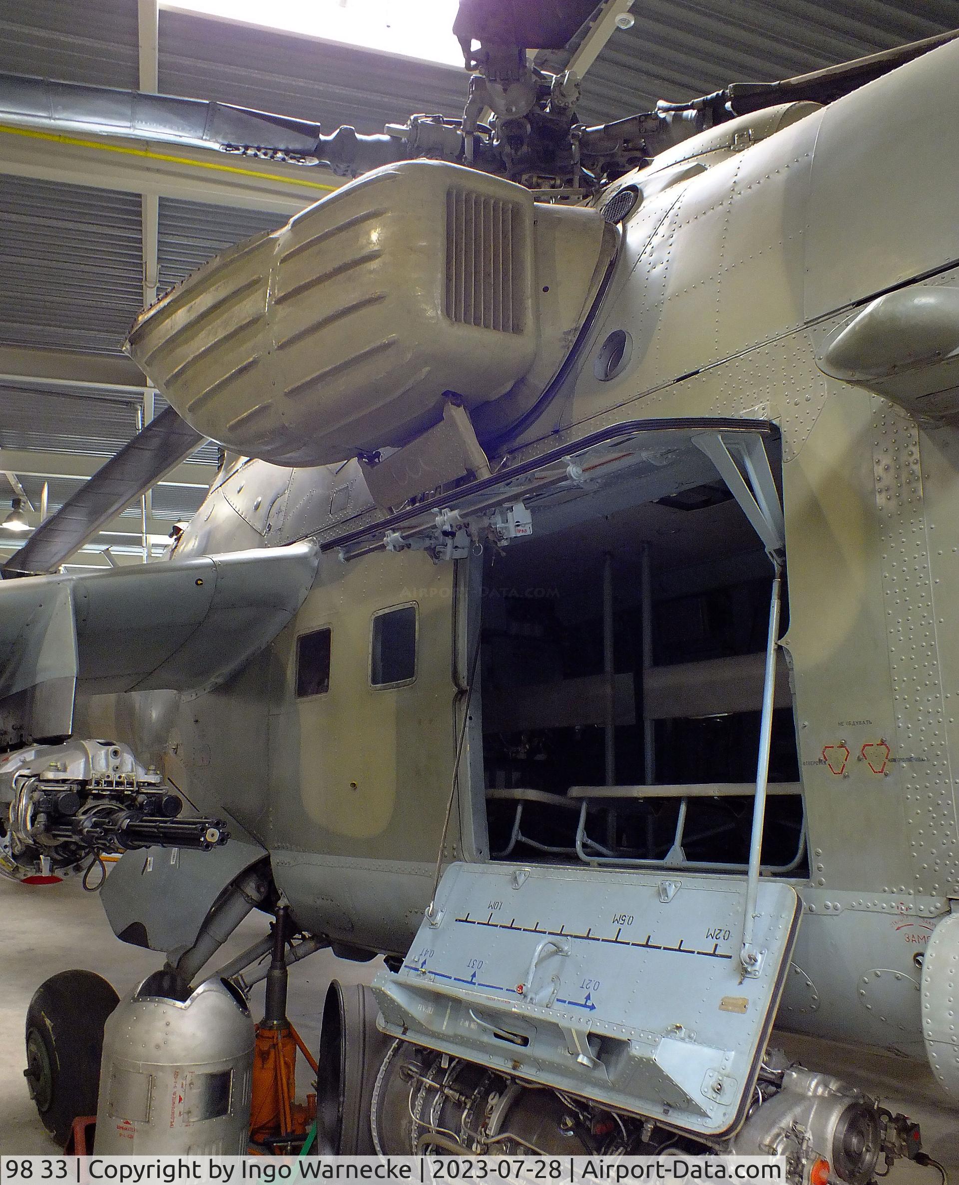 98 33, Mil Mi-24P Hind F C/N 340330, Mil Mi-24P HIND-F at the Wehrtechnische Studiensammlung (WTS), Koblenz