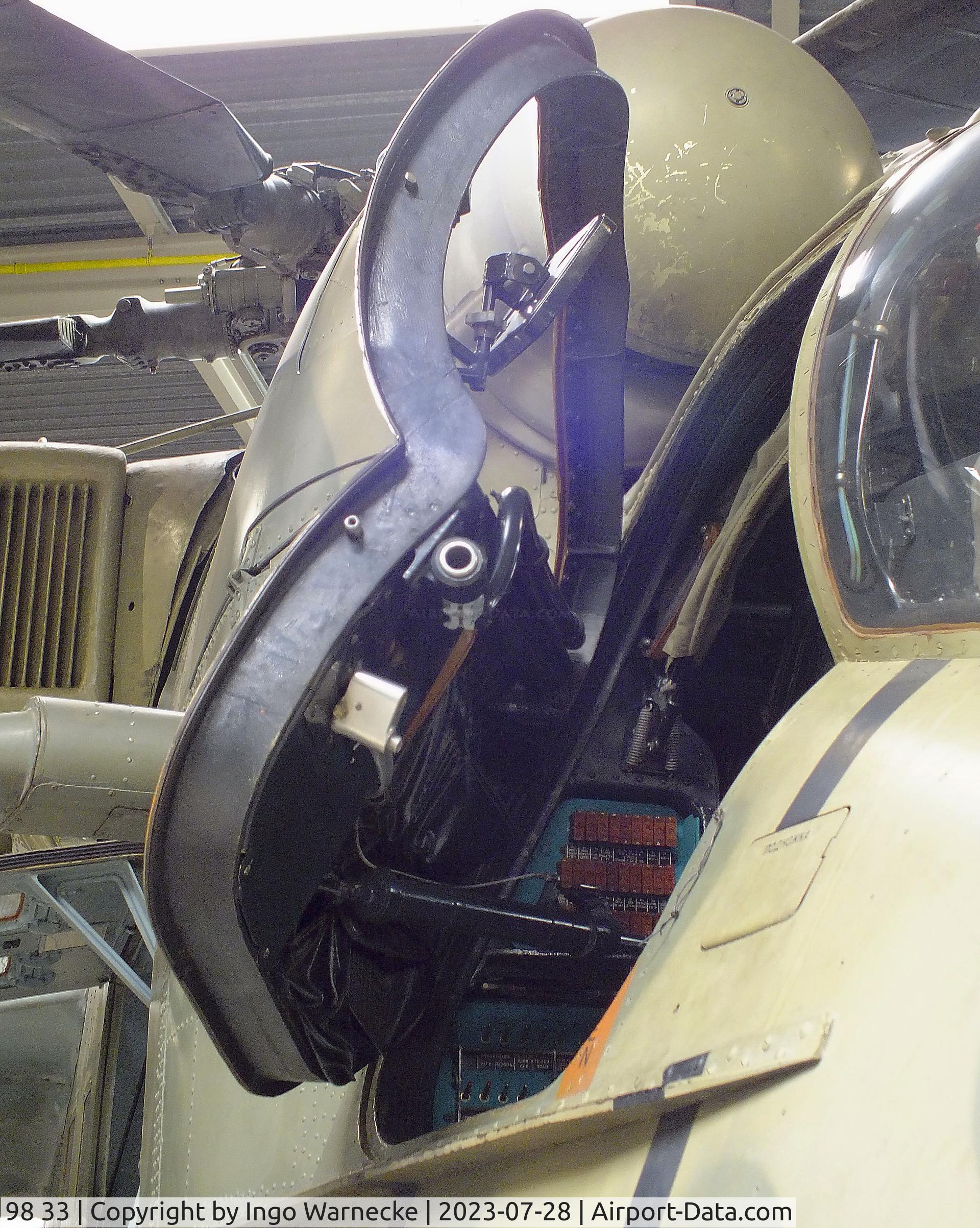 98 33, Mil Mi-24P Hind F C/N 340330, Mil Mi-24P HIND-F at the Wehrtechnische Studiensammlung (WTS), Koblenz