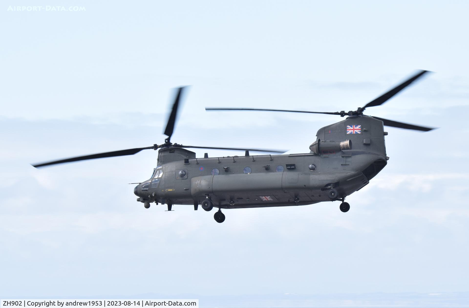 ZH902, 1998 Boeing Vertol Chinook HC.3 (MH-47E) C/N M.4481, ZH902 along the coast of the Bristol Channel heading towards Minehead.