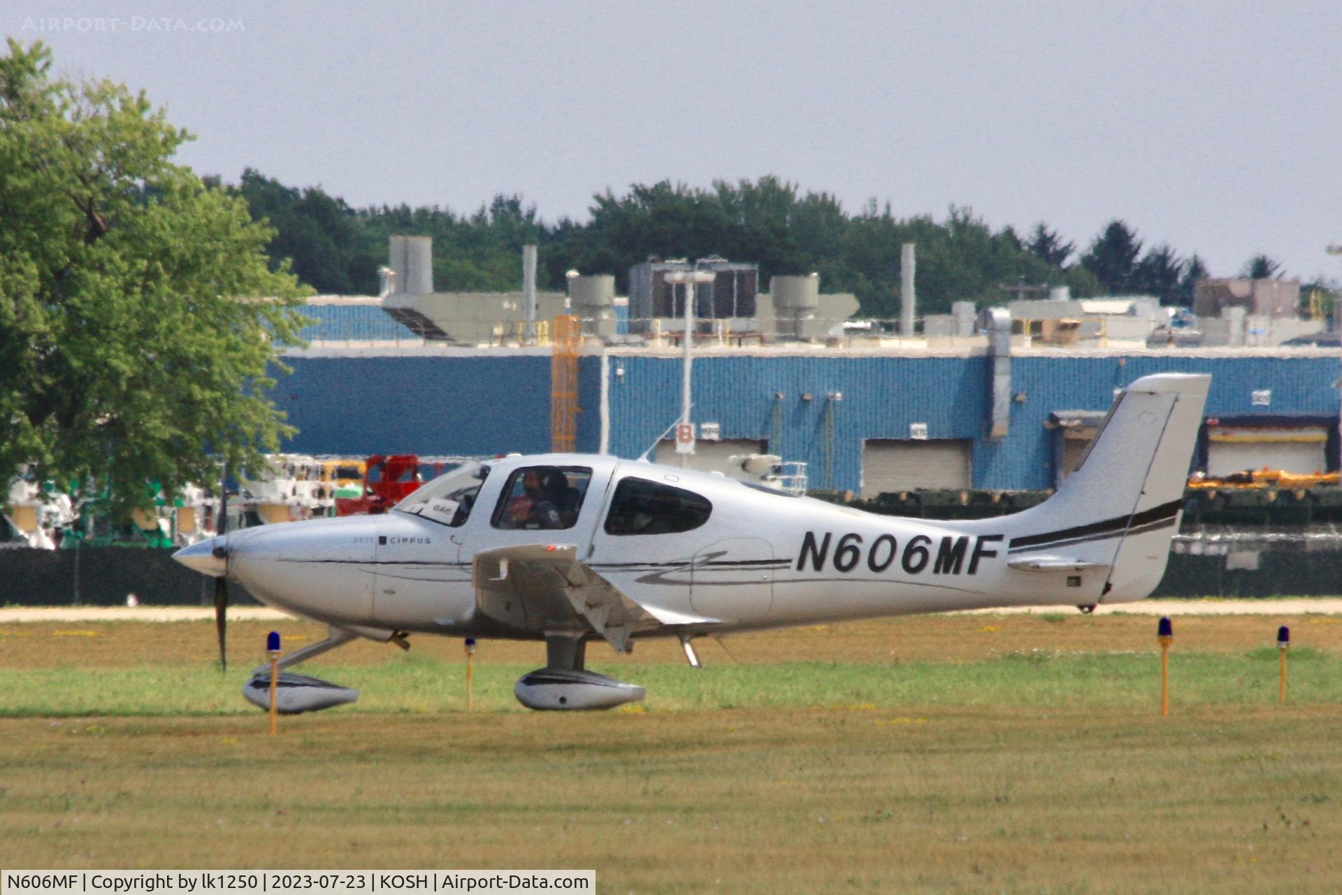 N606MF, Cirrus SR22 C/N 3799, This Cirrus SR 22 landed for EAA AirVenture 2023.