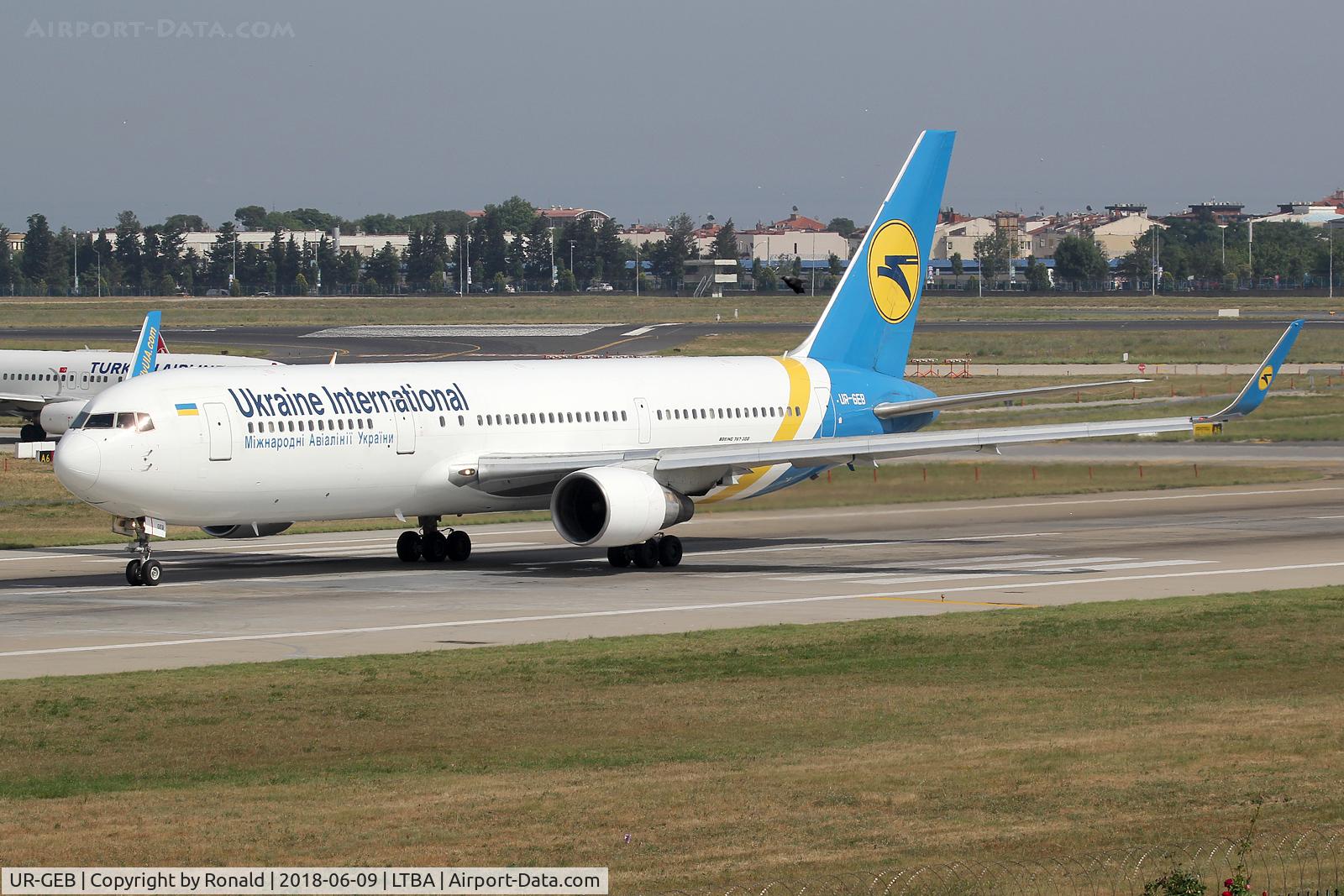 UR-GEB, 1992 Boeing 767-33A/ER C/N 25530, at ist