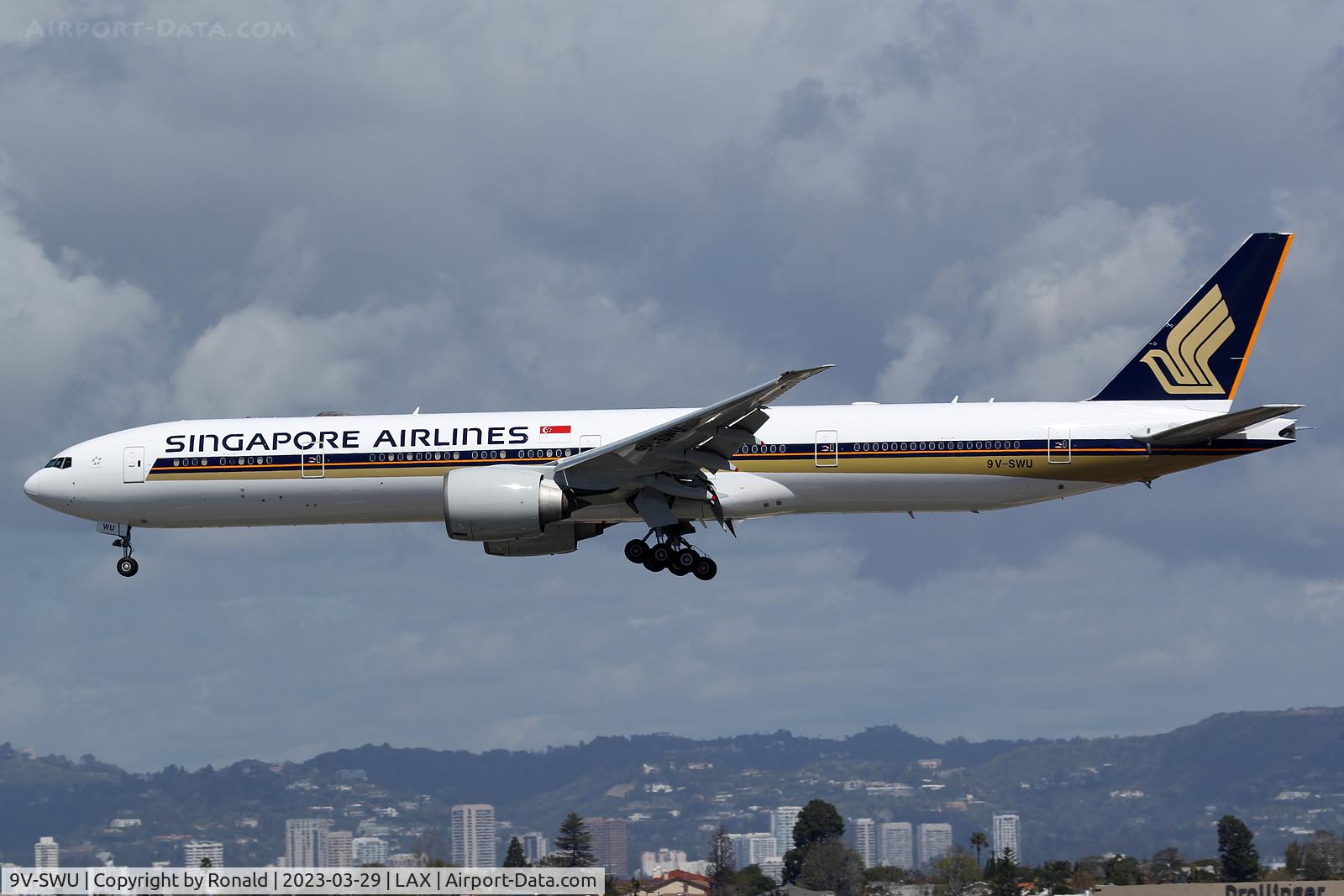 9V-SWU, 2013 Boeing 777-312/ER C/N 42235, at lax