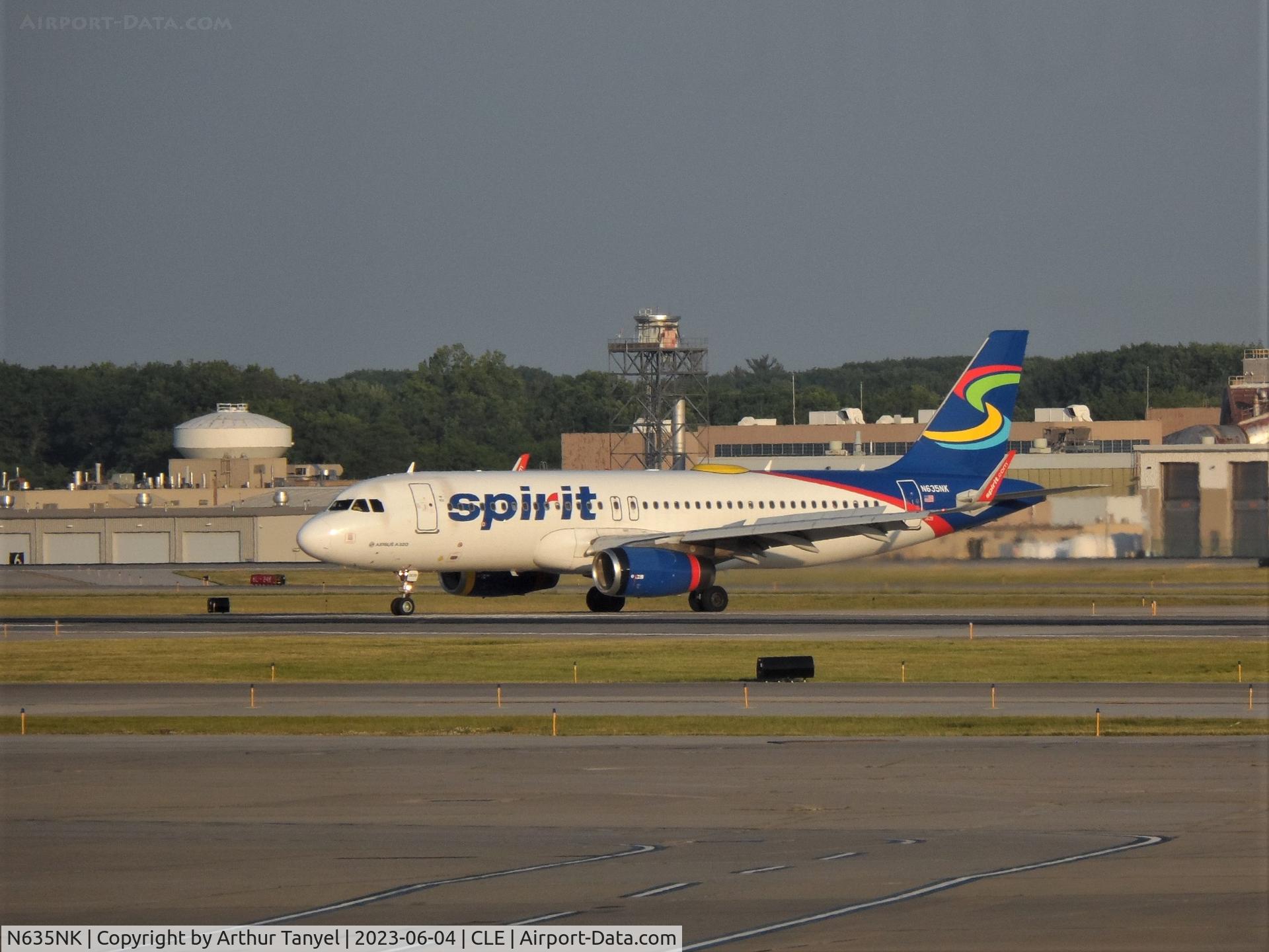 N635NK, 2014 Airbus A320-232 C/N 6383, Taxiing after landing at CLE