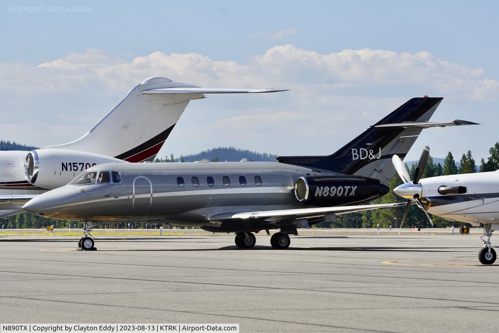 N890TX, 2007 Beechcraft Corp. Hawker 900PX C/N HA-0010, Truckee Tahoe airport California 2023.
