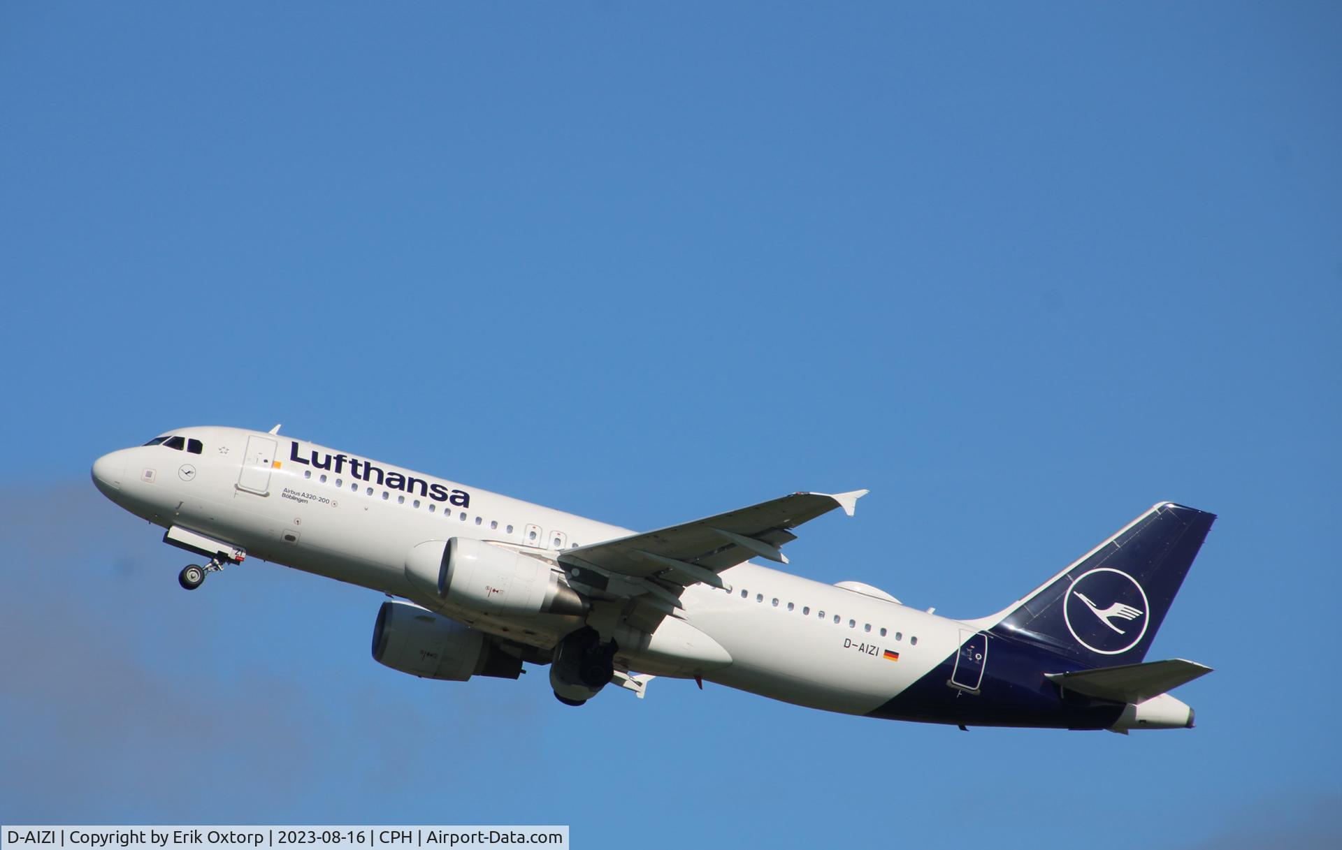 D-AIZI, 2010 Airbus A320-214 C/N 4398, D-AIZI taking off rw 22R